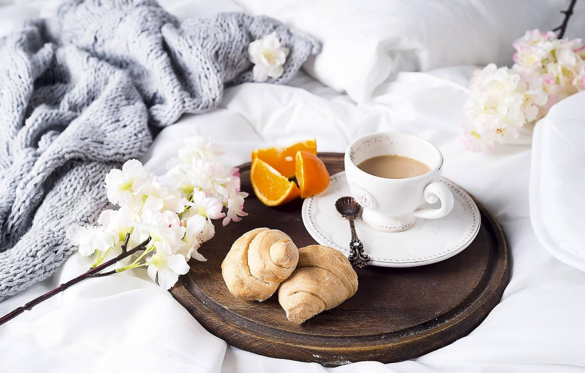 Aesthetic Breakfast In Bed Wallpaper