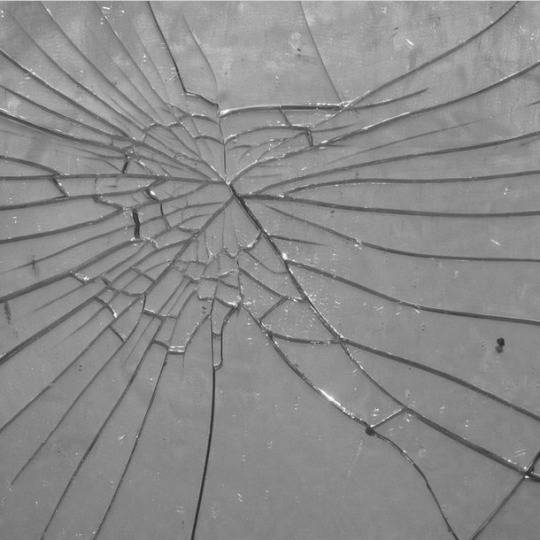 Aesthetic Broken Glass Light Grey Wallpaper