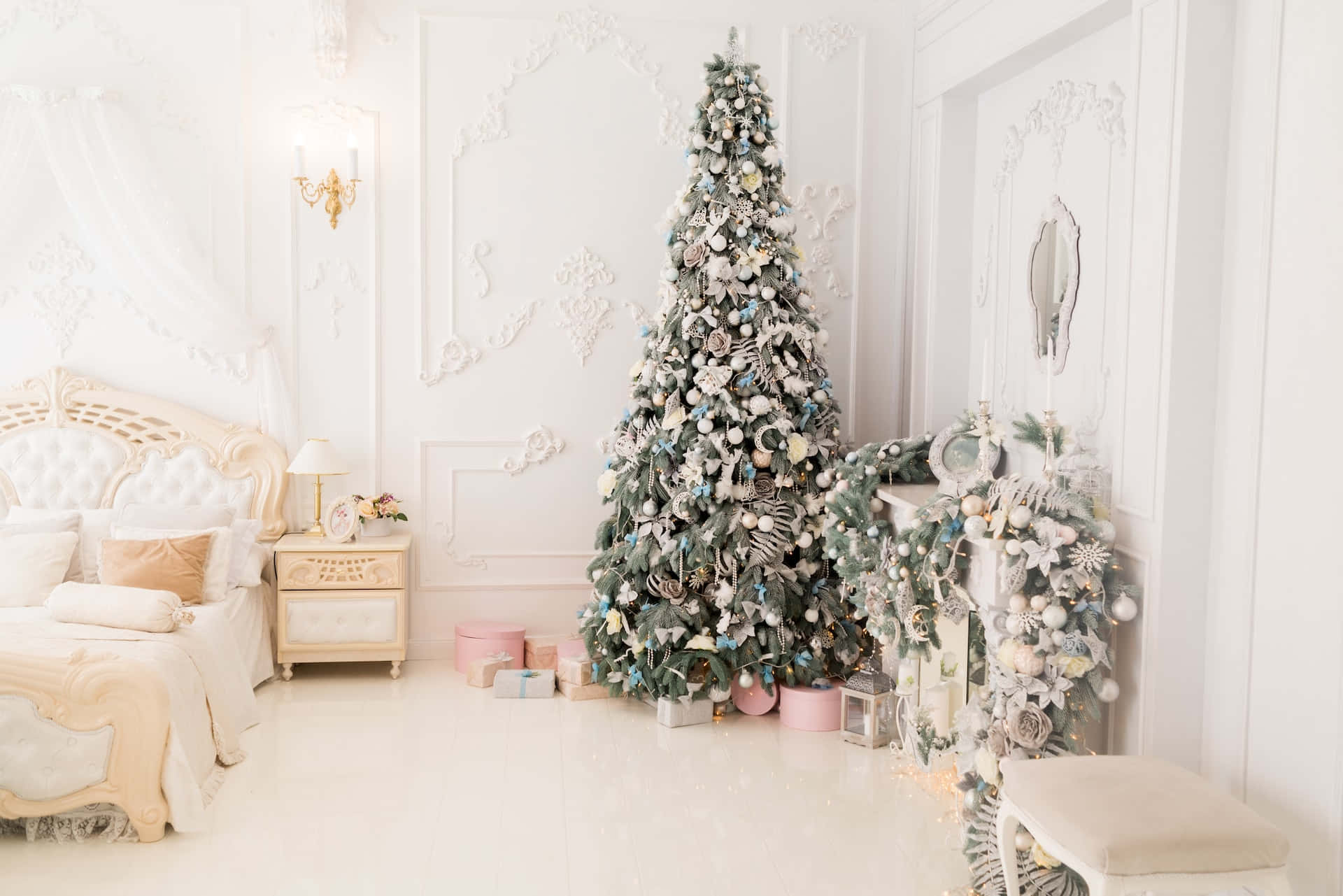 Aesthetic Christmas tree in winter wonderland Wallpaper
