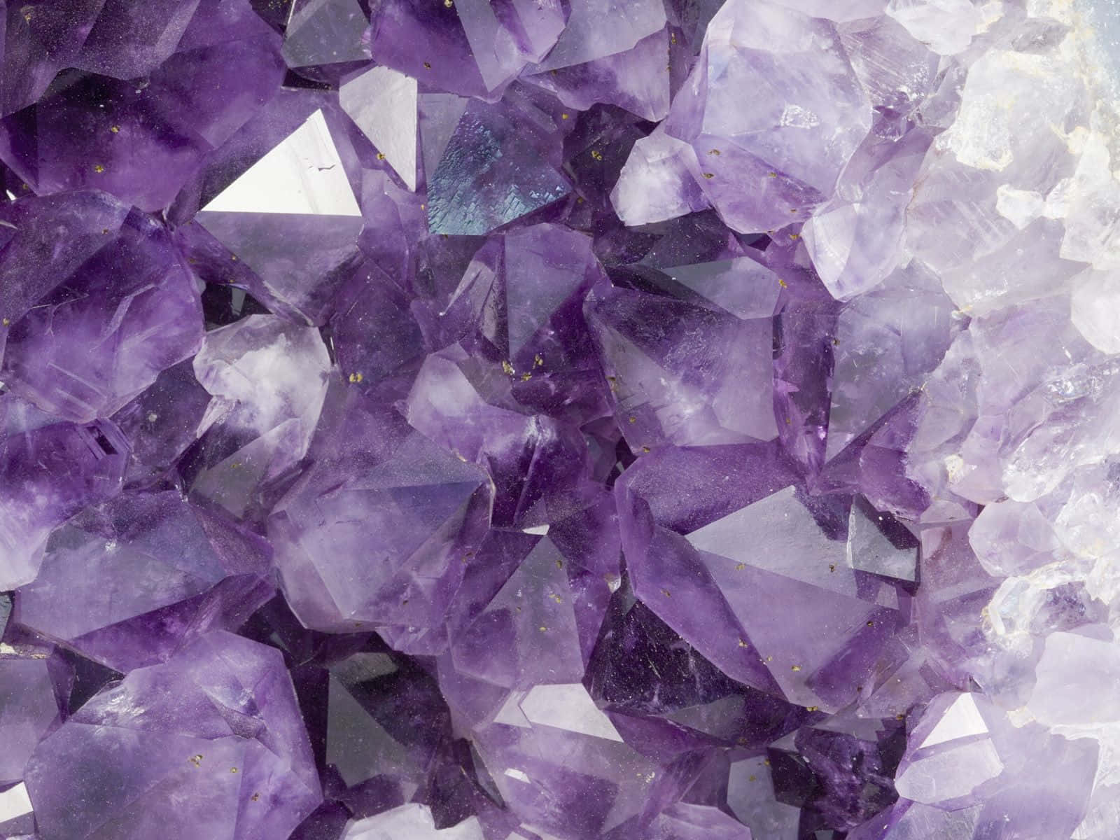 Aesthetic Gradient Purple Crystal Wallpaper