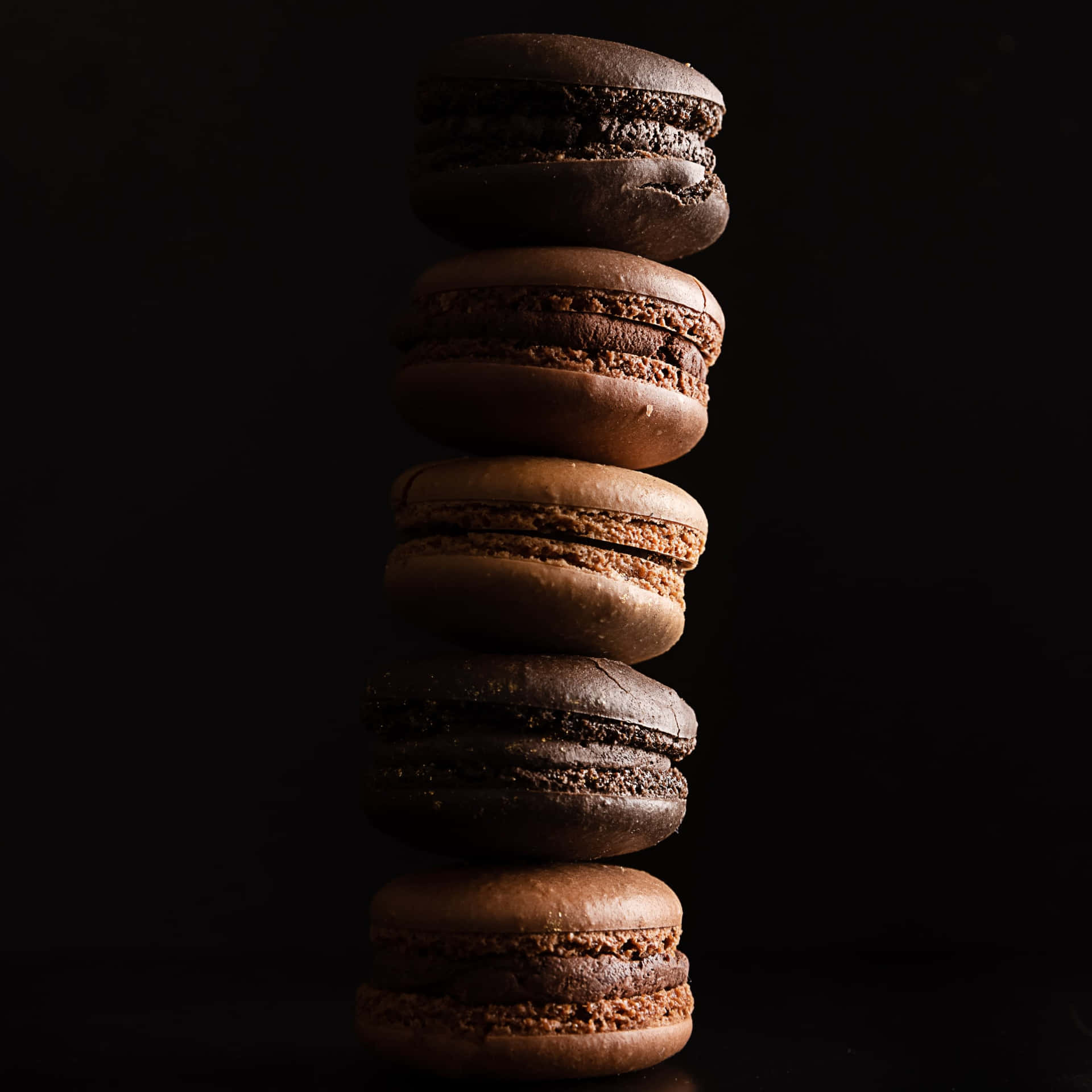 Æstetisk Mørk Fotografering Chokolade Macaron Design Wallpaper