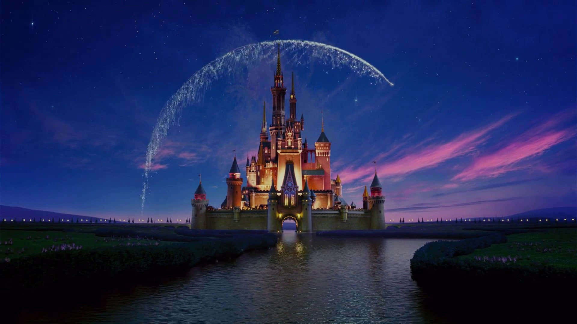 Njutav Denna Estetiska Disney-laptop-bakgrundsbild Och Känn Dig Som En Del Av En Magisk Värld. Wallpaper