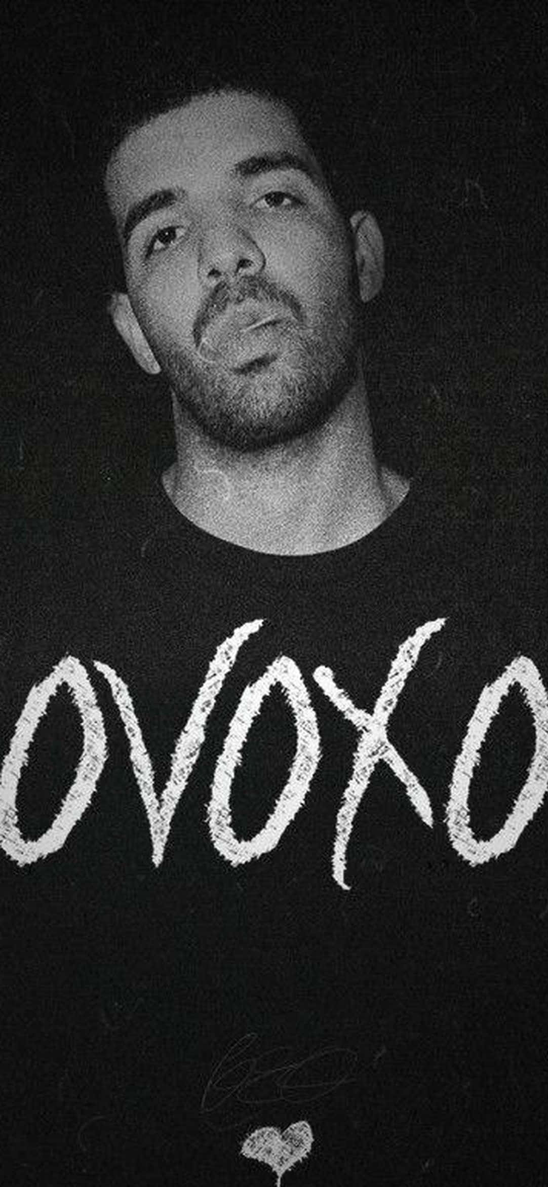 "Drake’s Aesthetic – A Vision of Beauty and Sophistication" Wallpaper