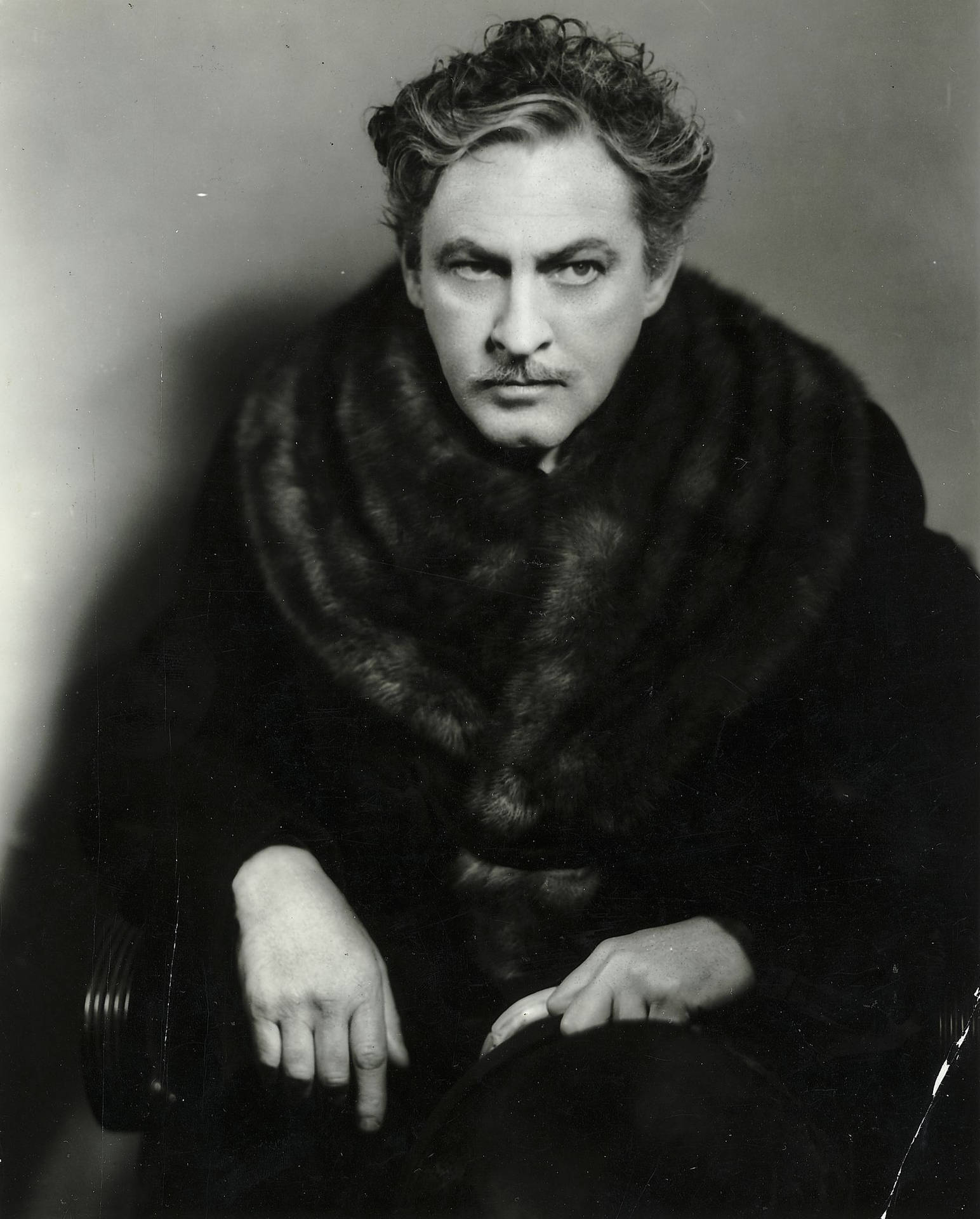 Retratoestético En Escala De Grises De John Barrymore. Fondo de pantalla