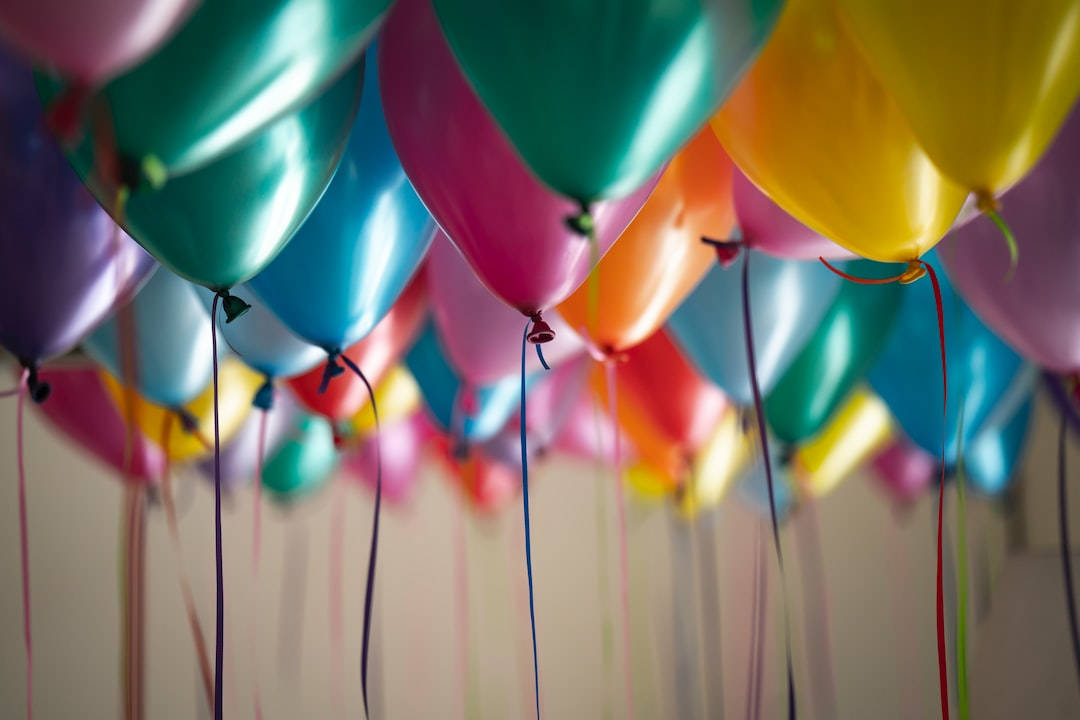 Aesthetic Happy Birthday Party Balloons Wallpaper