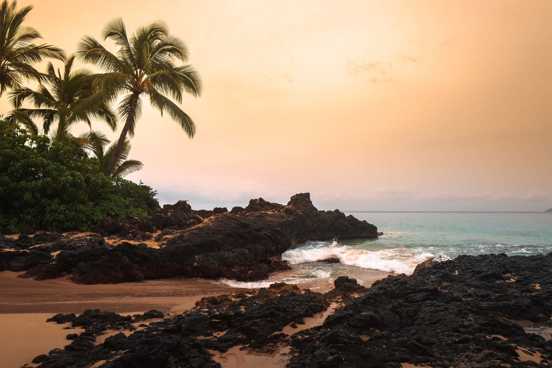 Explore Aesthetic Hawaii and Uncover the Unique Beauty of the Islands Wallpaper