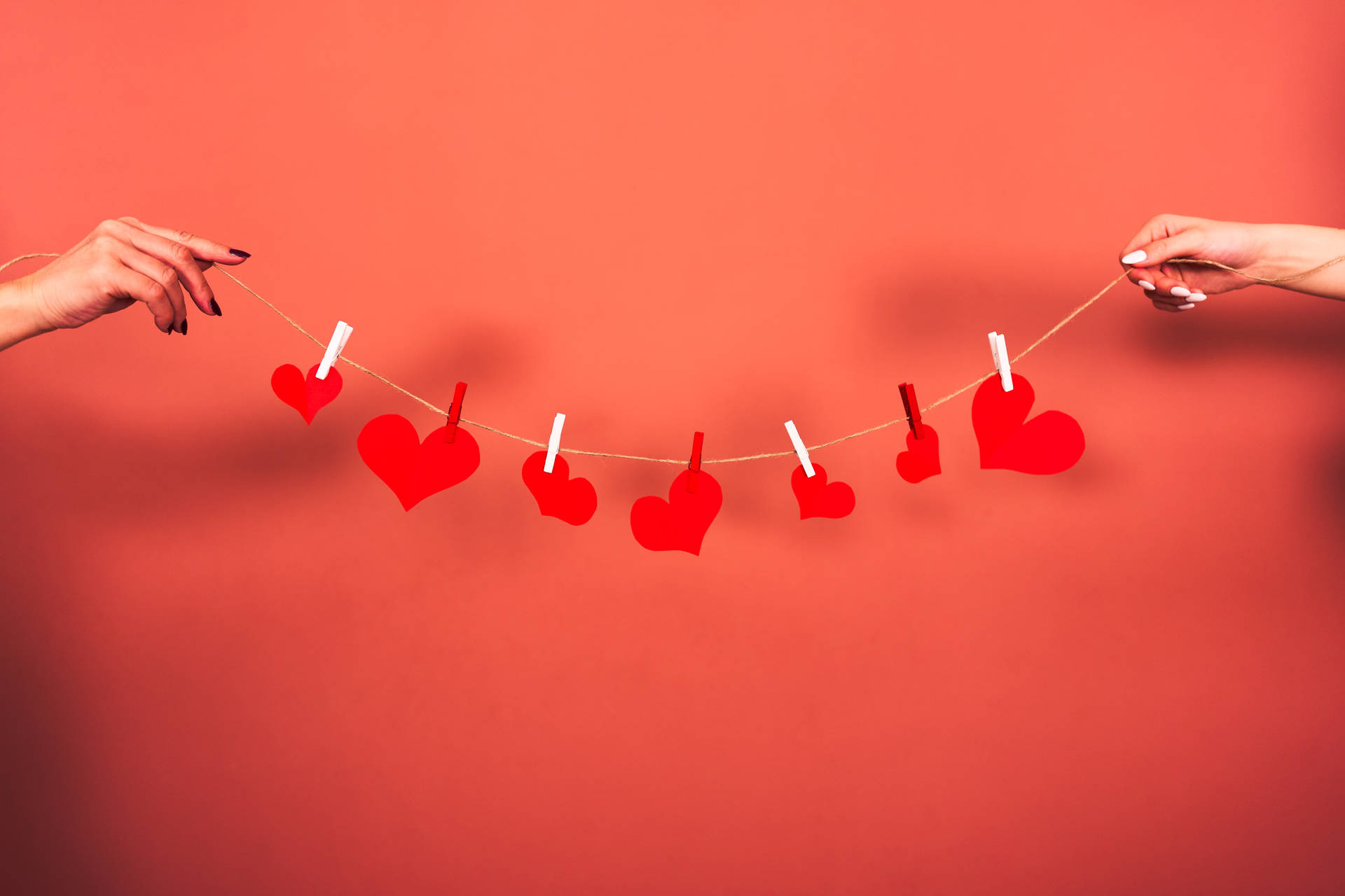 Aesthetic Heart Shapes On A String Wallpaper