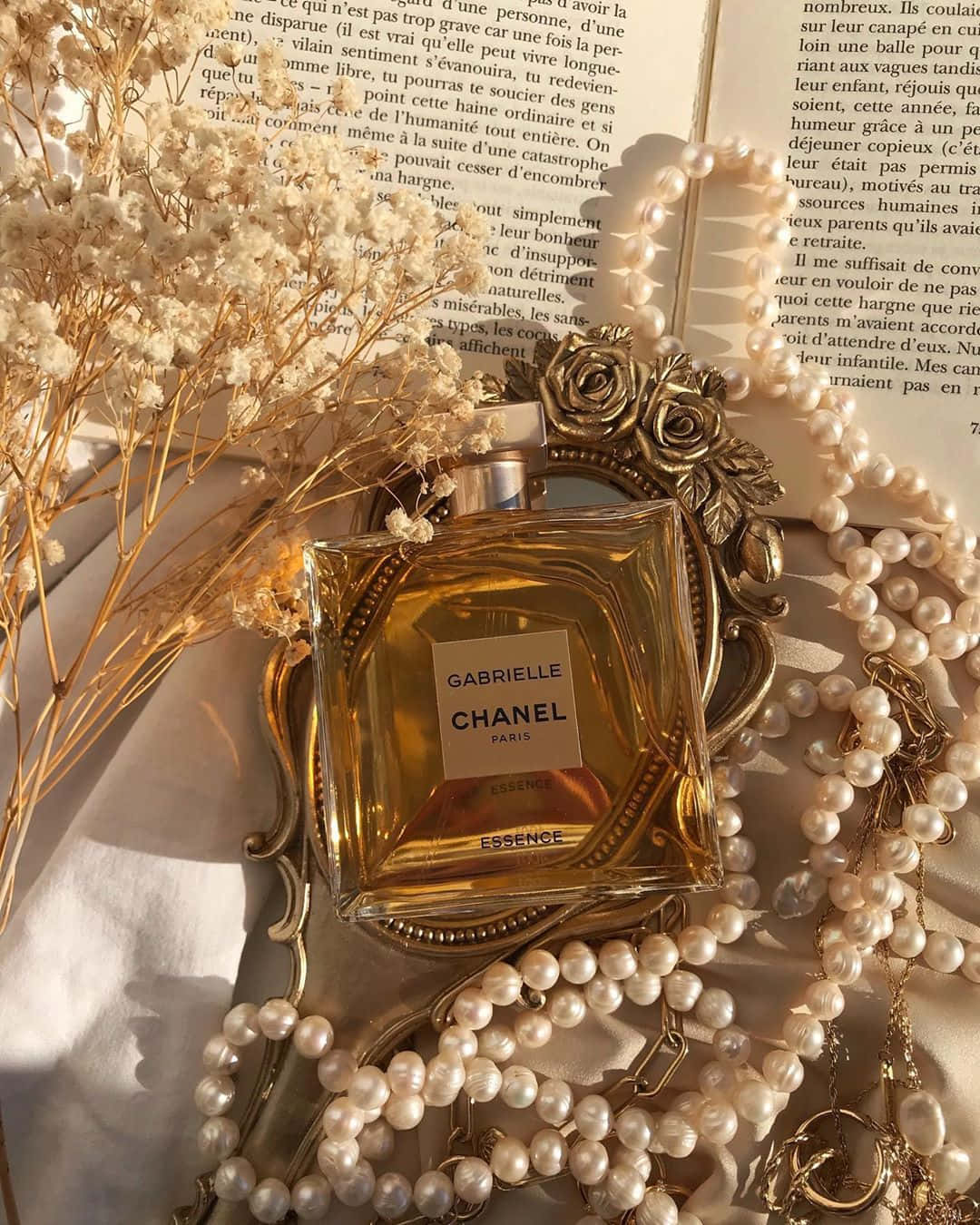 Aesthetic Instagram Chanel Perfume Wallpaper