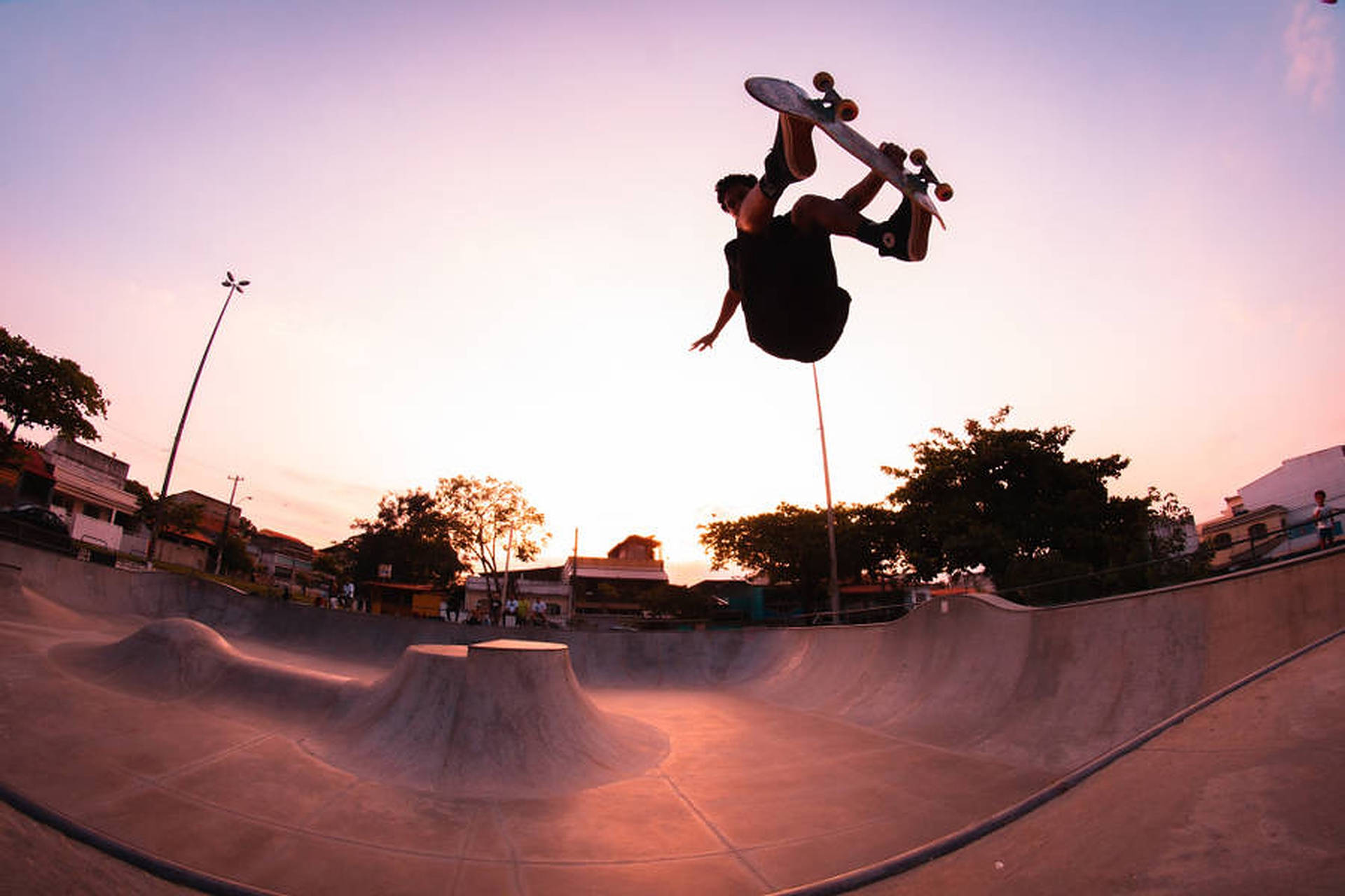 Aesthetic Low-angle Shot Skater Boy Wallpaper
