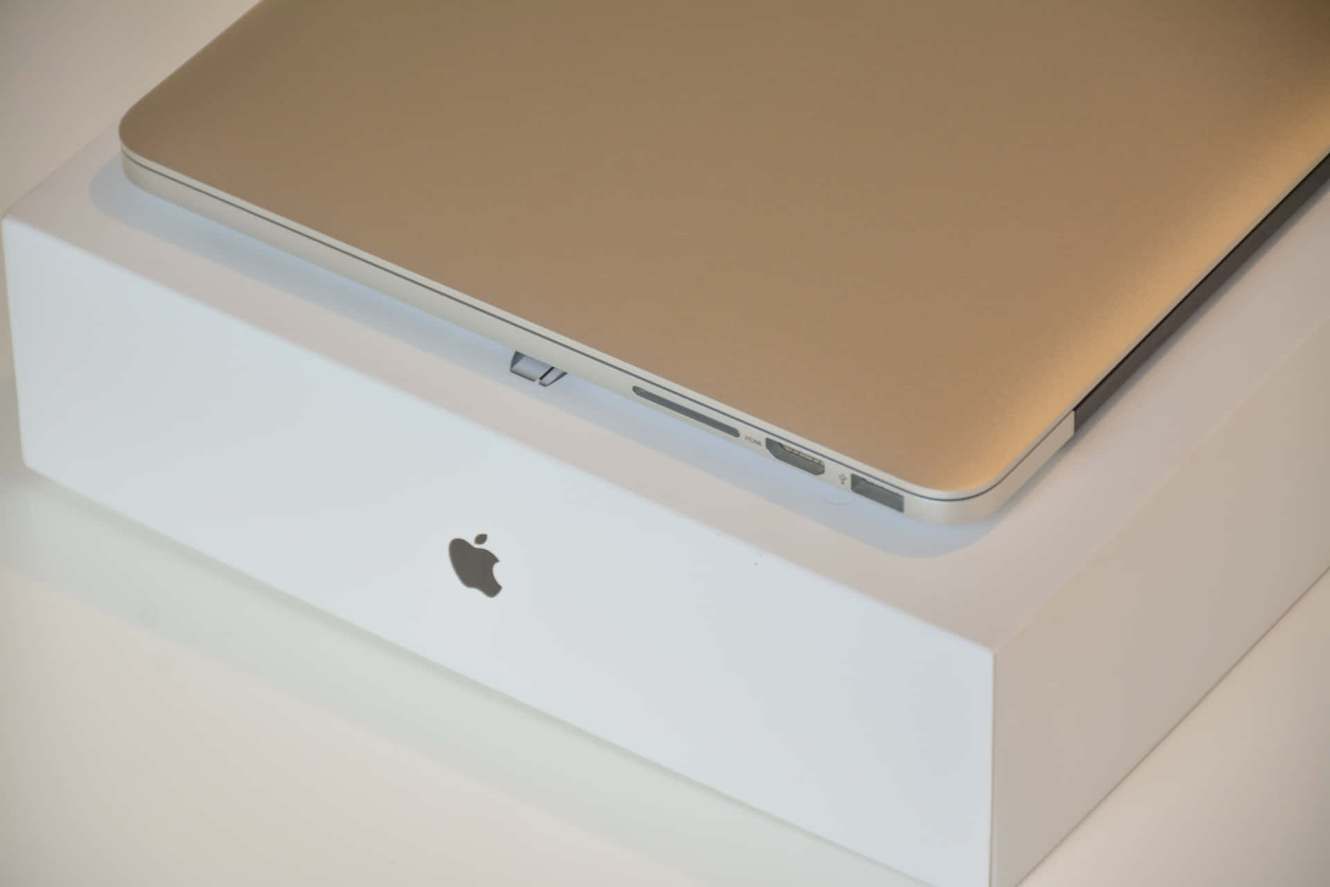 Elegant Aesthetic Macbook
