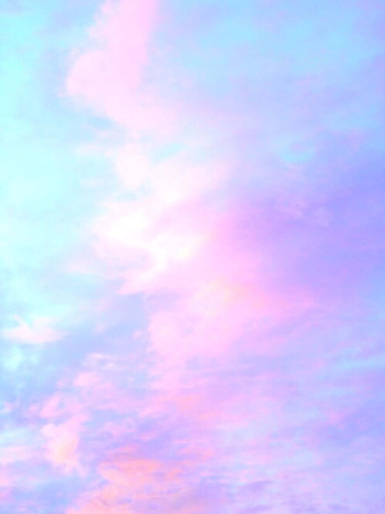 Ästhetischerhimmel Mit Pastellfarbenen, Flauschigen Wolkenhintergrund