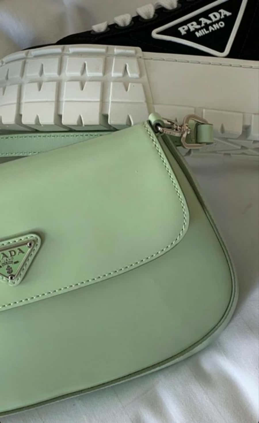 Subtle and stylish, aesthetic sage green is simply timeless.