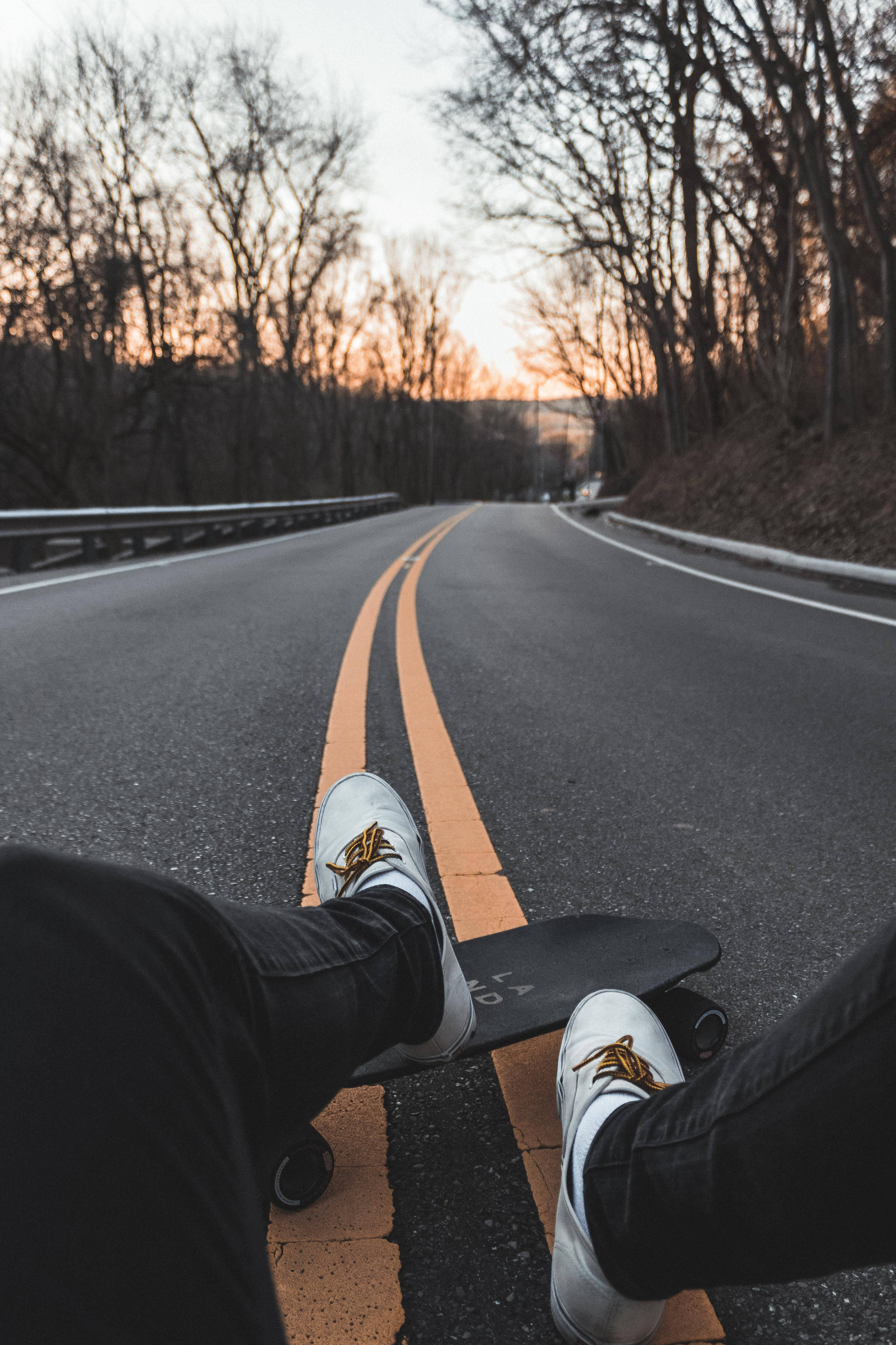 Aesthetic Skateboard Narrow Road Background