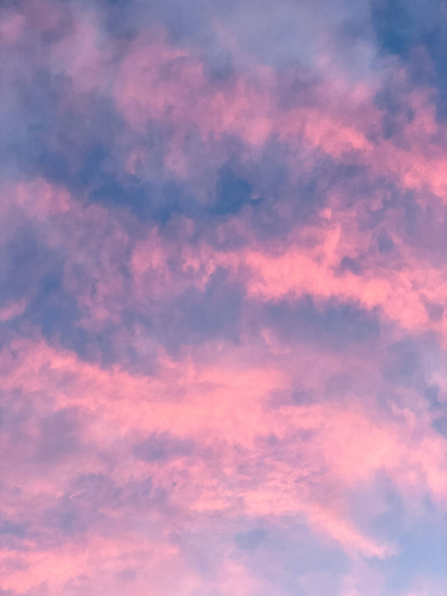 Aesthetic Sky Of Pink Wispy Clouds Wallpaper