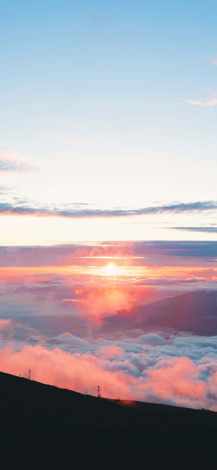 Fangensie Die Schönheit Des Sonnenuntergangs Mit Diesem Atemberaubenden Ästhetischen Hintergrundbild Ein. Wallpaper