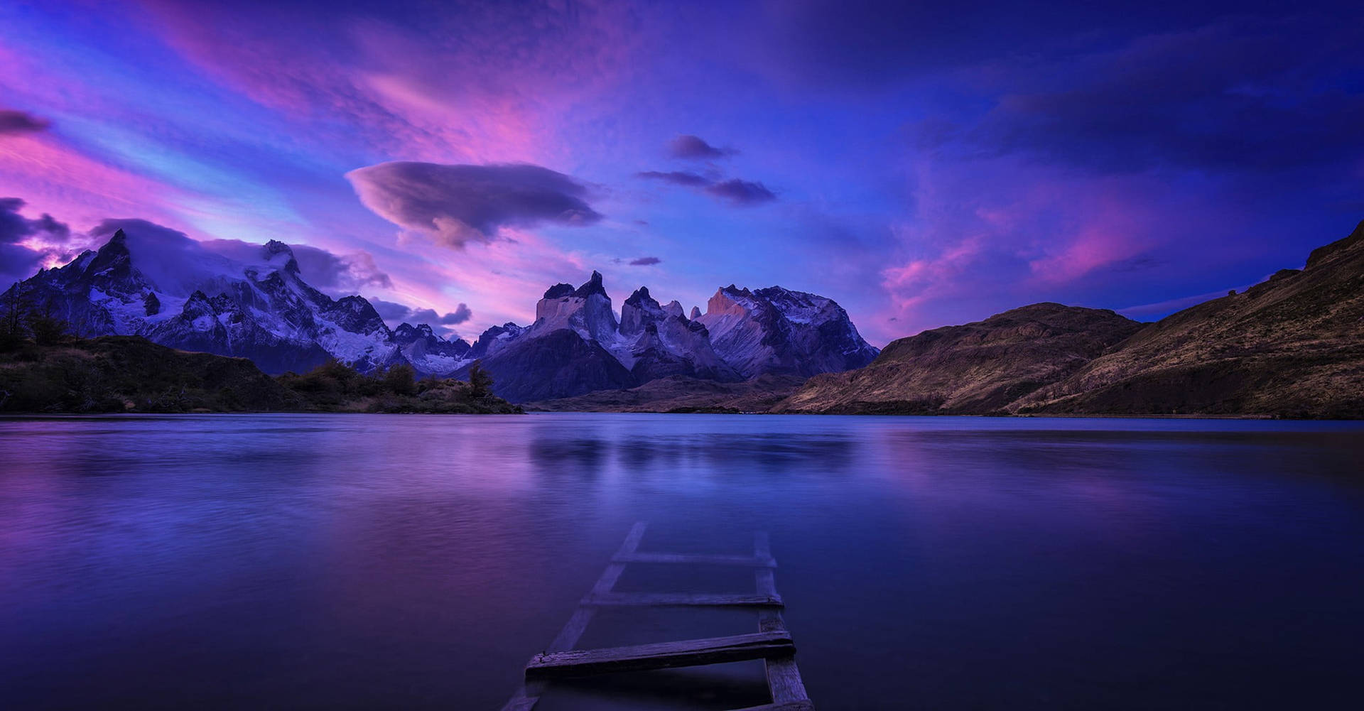 Aesthetic Torres Del Paine Chile Wallpaper
