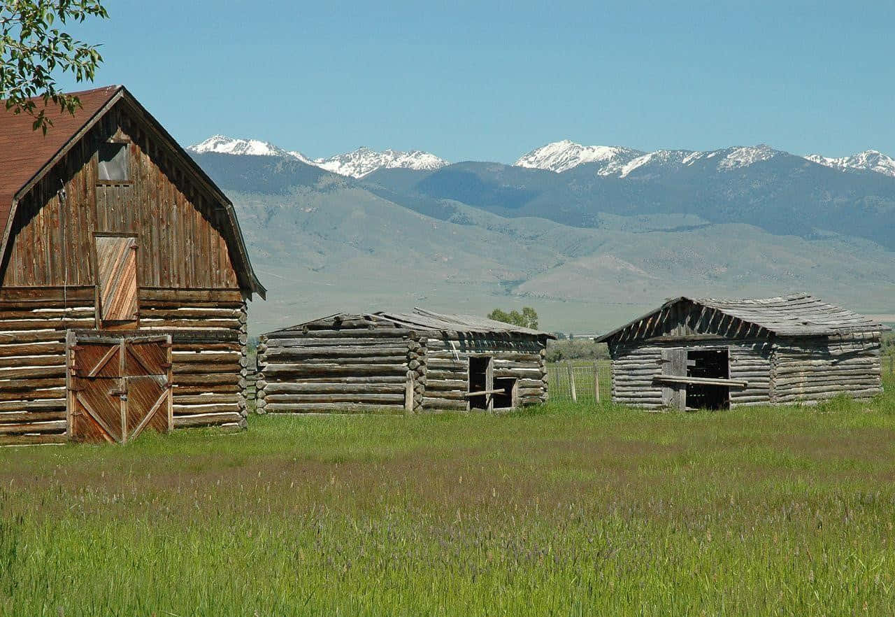 Affascinantepaesaggio Del Montana