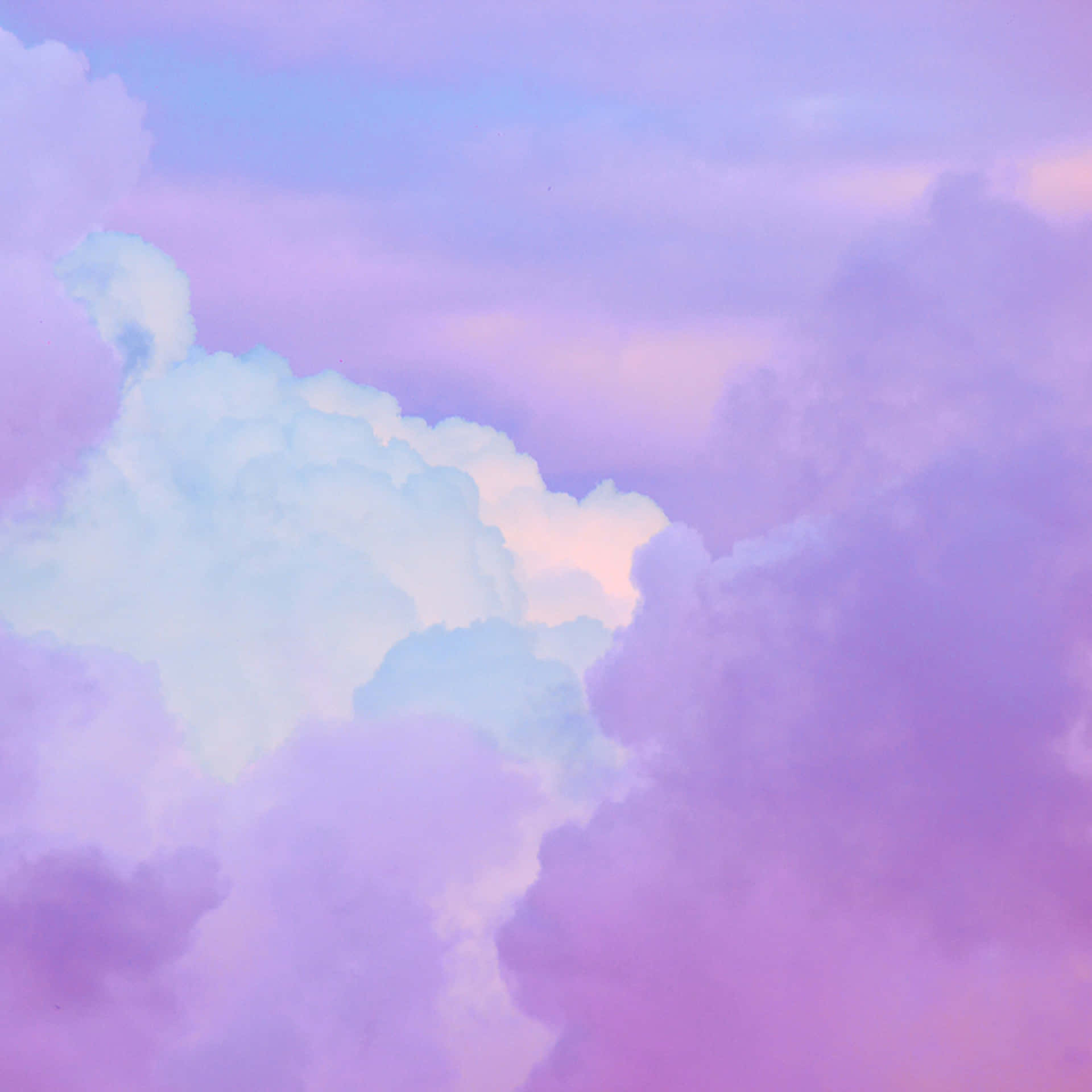 Affascinantepaesaggio Viola Di Nuvole