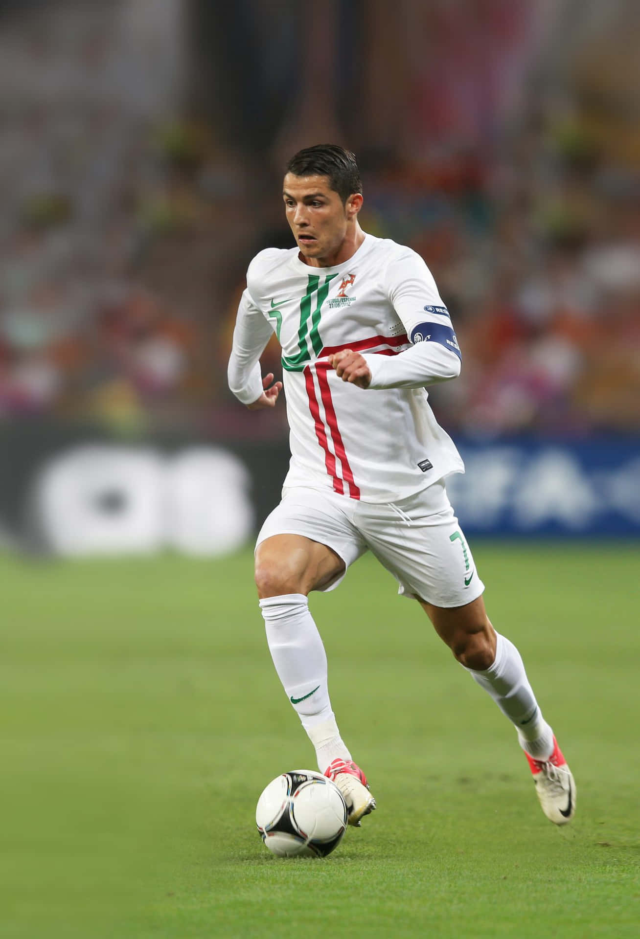 Affascinantescatto D'azione Di Cristiano Ronaldo Durante Una Partita