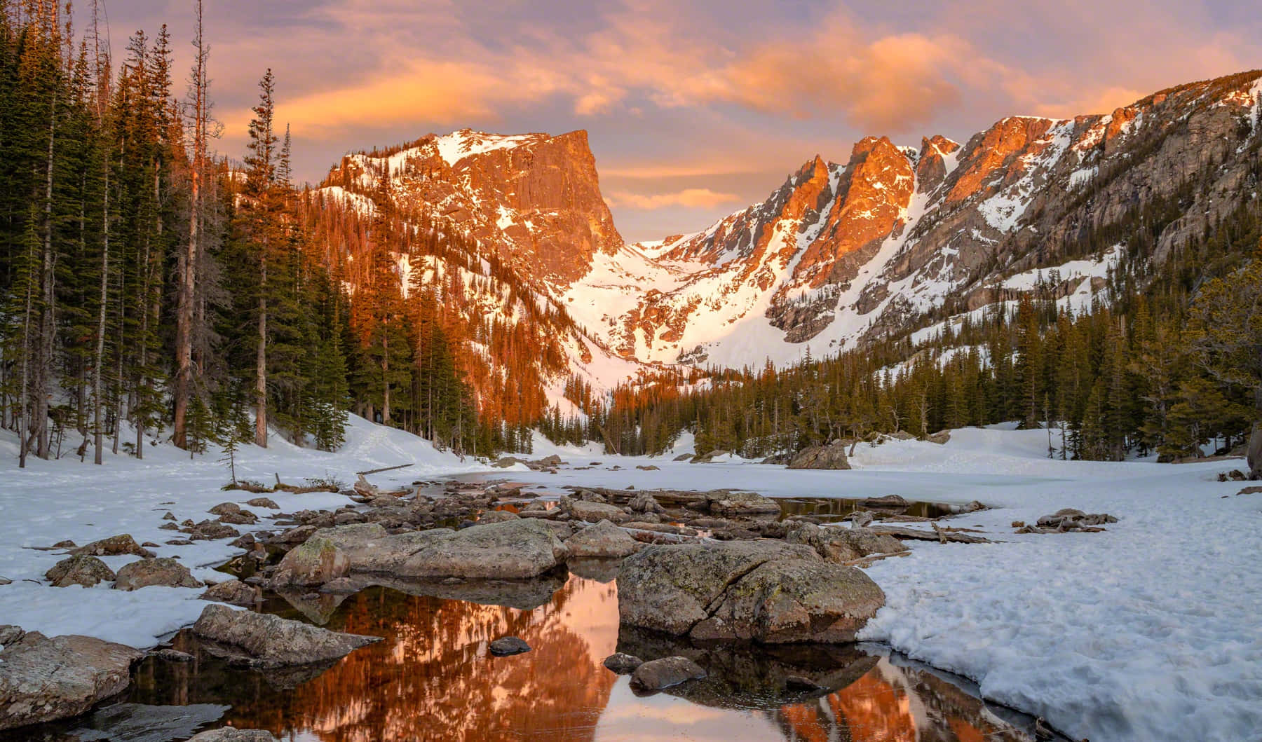 Affascinantevista Della Montagna Del Colorado