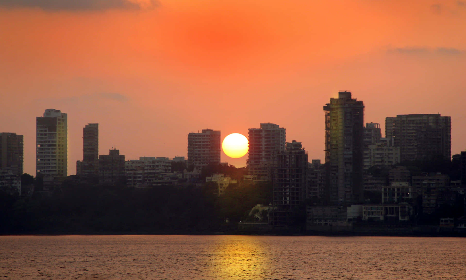 Affascinantevista Dello Skyline Di Mumbai Al Tramonto
