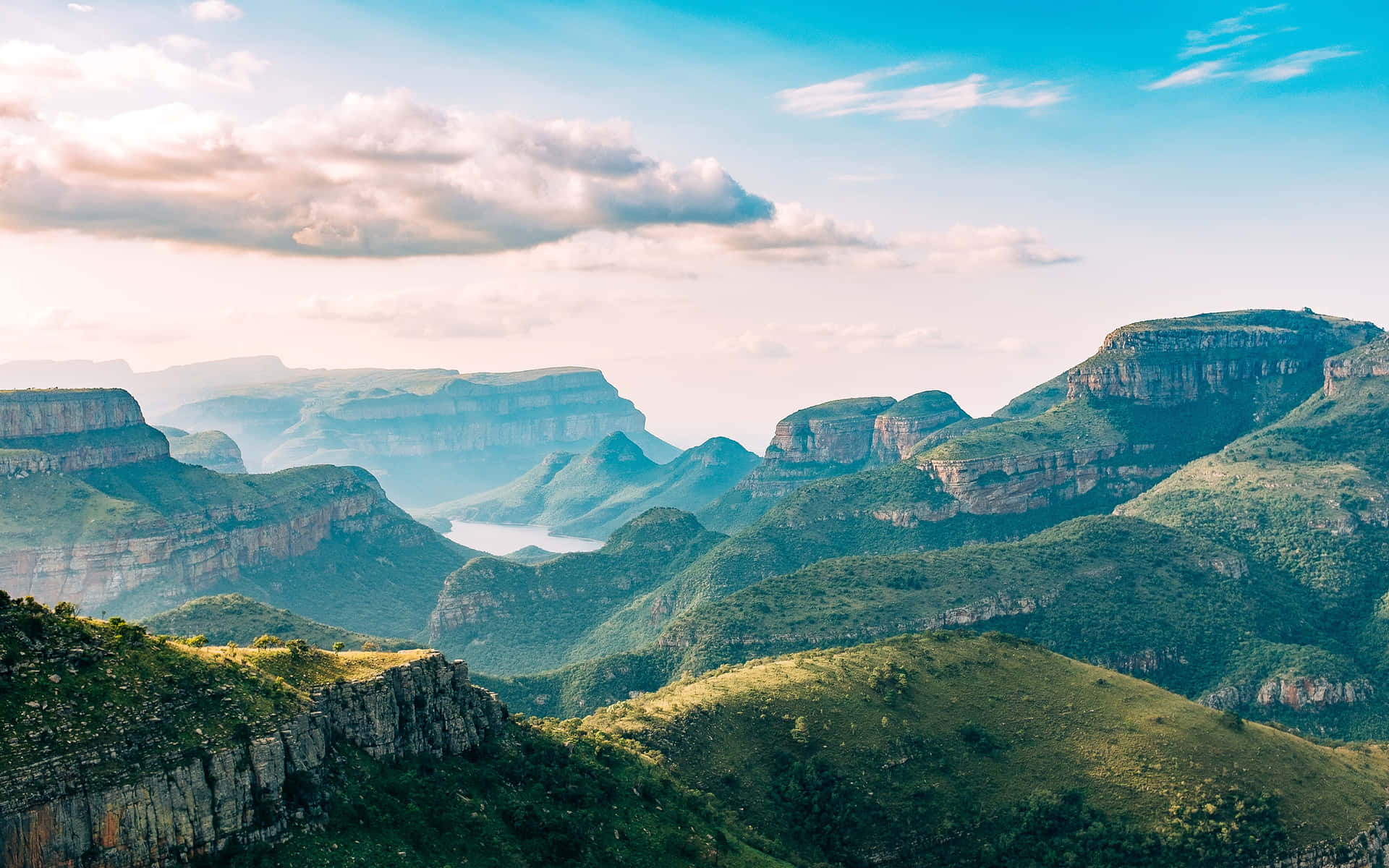 Et udsigt over bjergene og dalene i Sydafrika Wallpaper