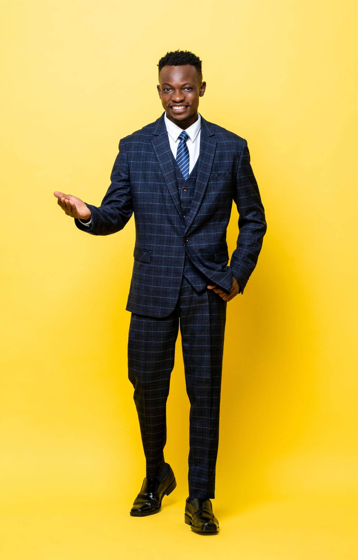 African Man In Suit&Tie Wallpaper