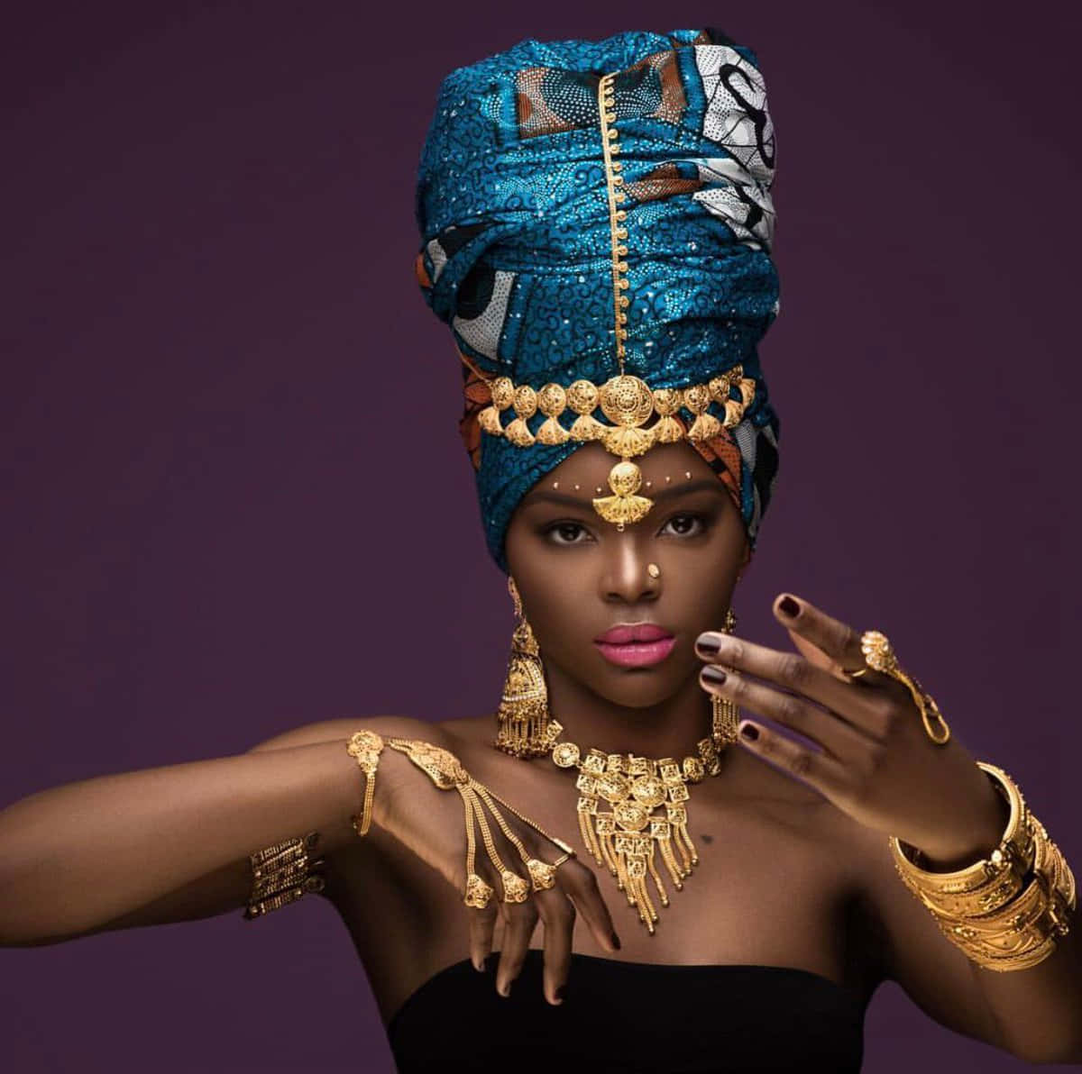 African Queens In Blue And Gold Jewelry Picture