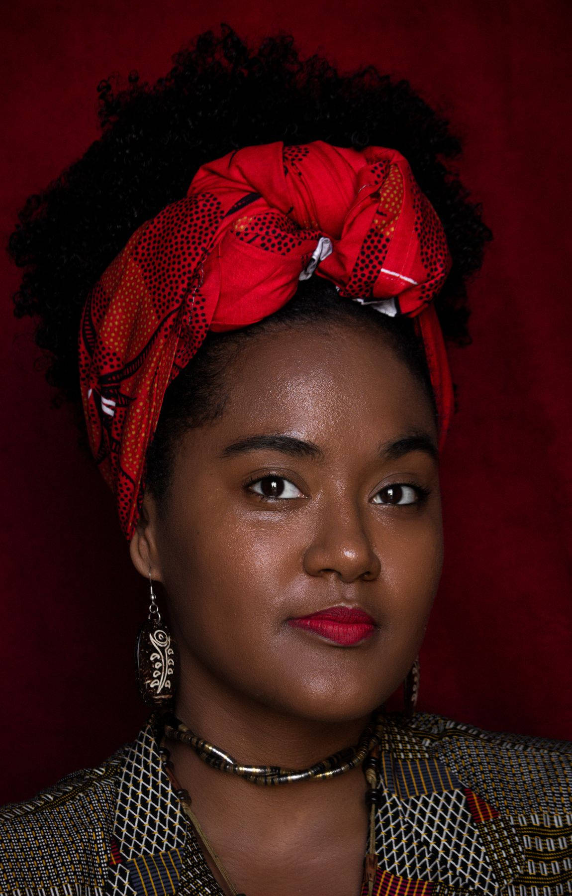 Afrikanischefrau Mit Coolem Kopfporträt Wallpaper