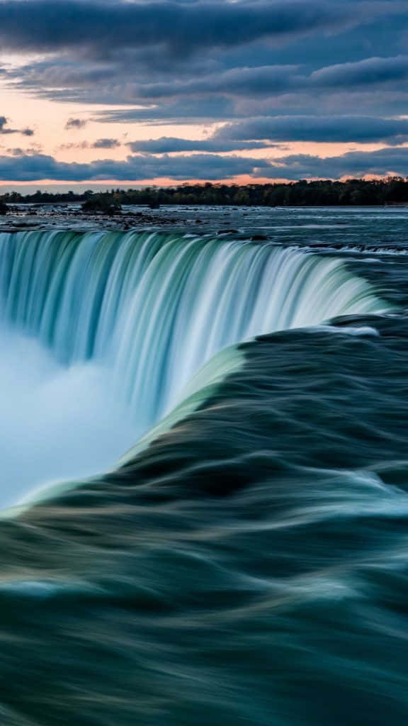 Pomeriggioa Niagara Falls Canada Ritratto Sfondo