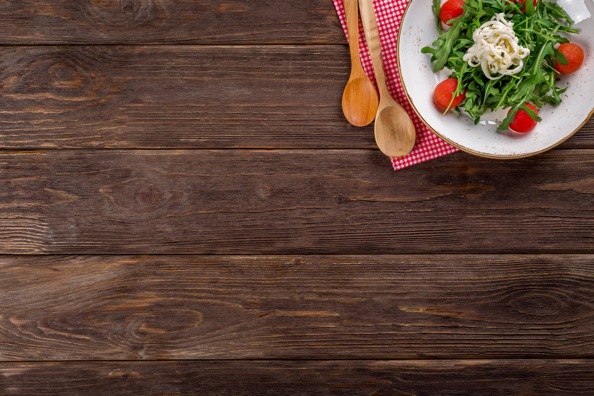 Afternoon salad cooking wallpaper.
