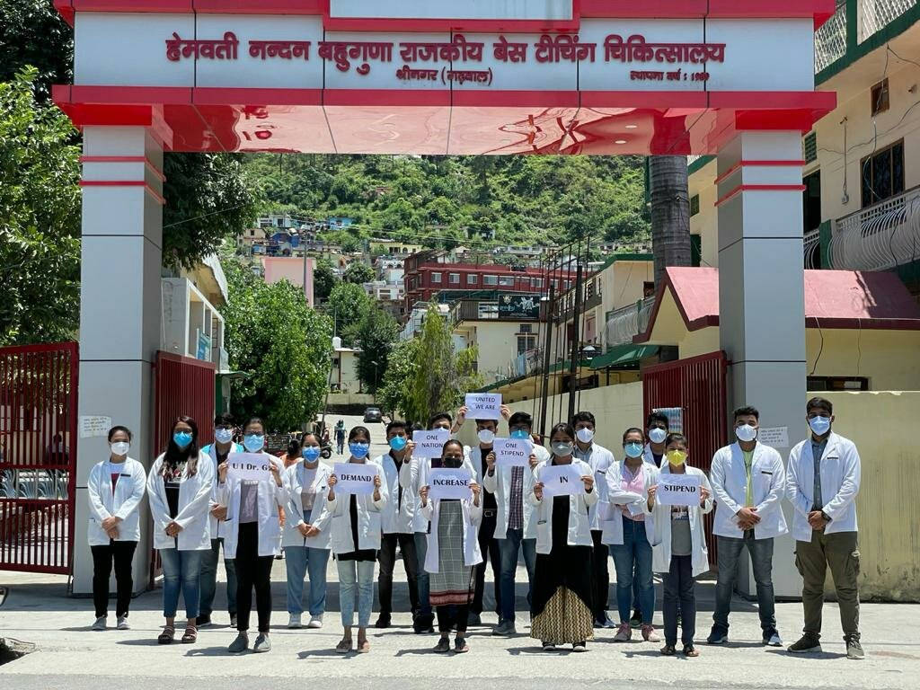 Læger fra AIIMS strejker over nægtet forfremmelse Wallpaper