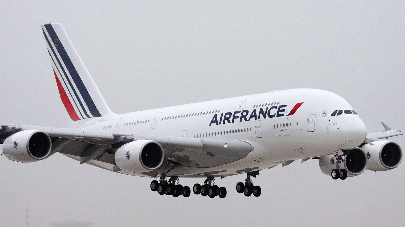 Fotodel Avión Airbus A380 De Air France Desde Un Ángulo Lateral Fondo de pantalla