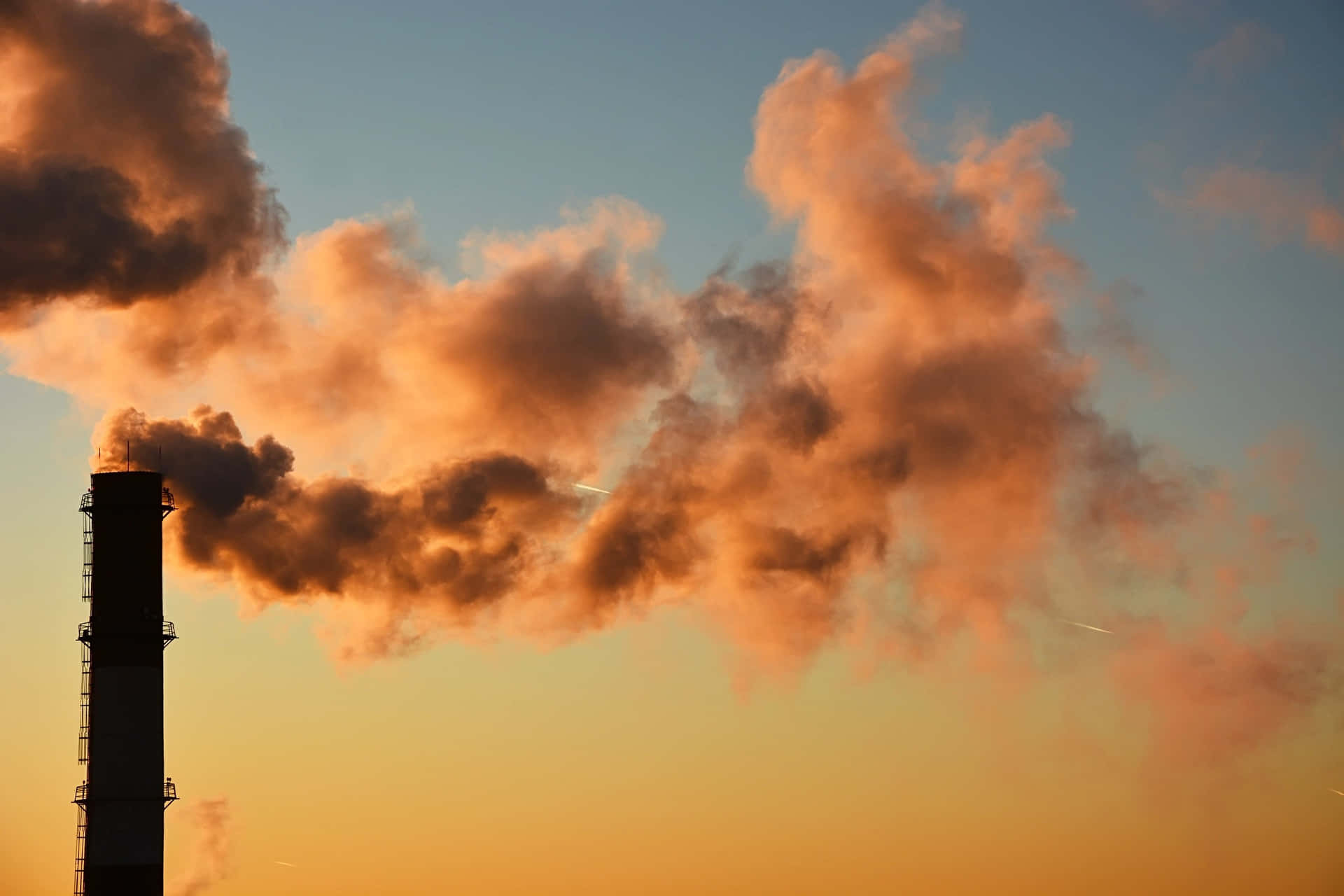 Rökfrån Fabriker Är En Stor Bidragande Faktor Till Global Luftförorening.