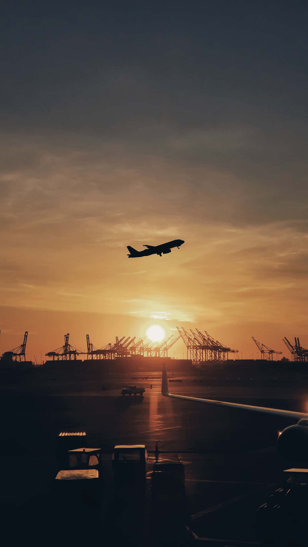 Airplane Silhouette Sunset Takeoff Departure Wallpaper