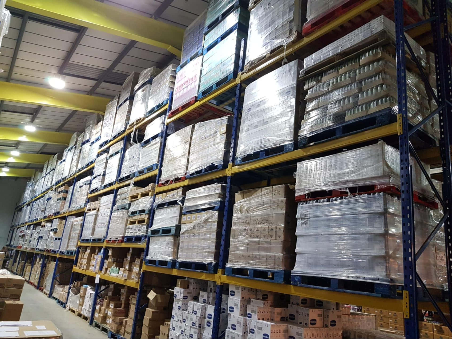 Aisle Of Wholesale Product Wallpaper