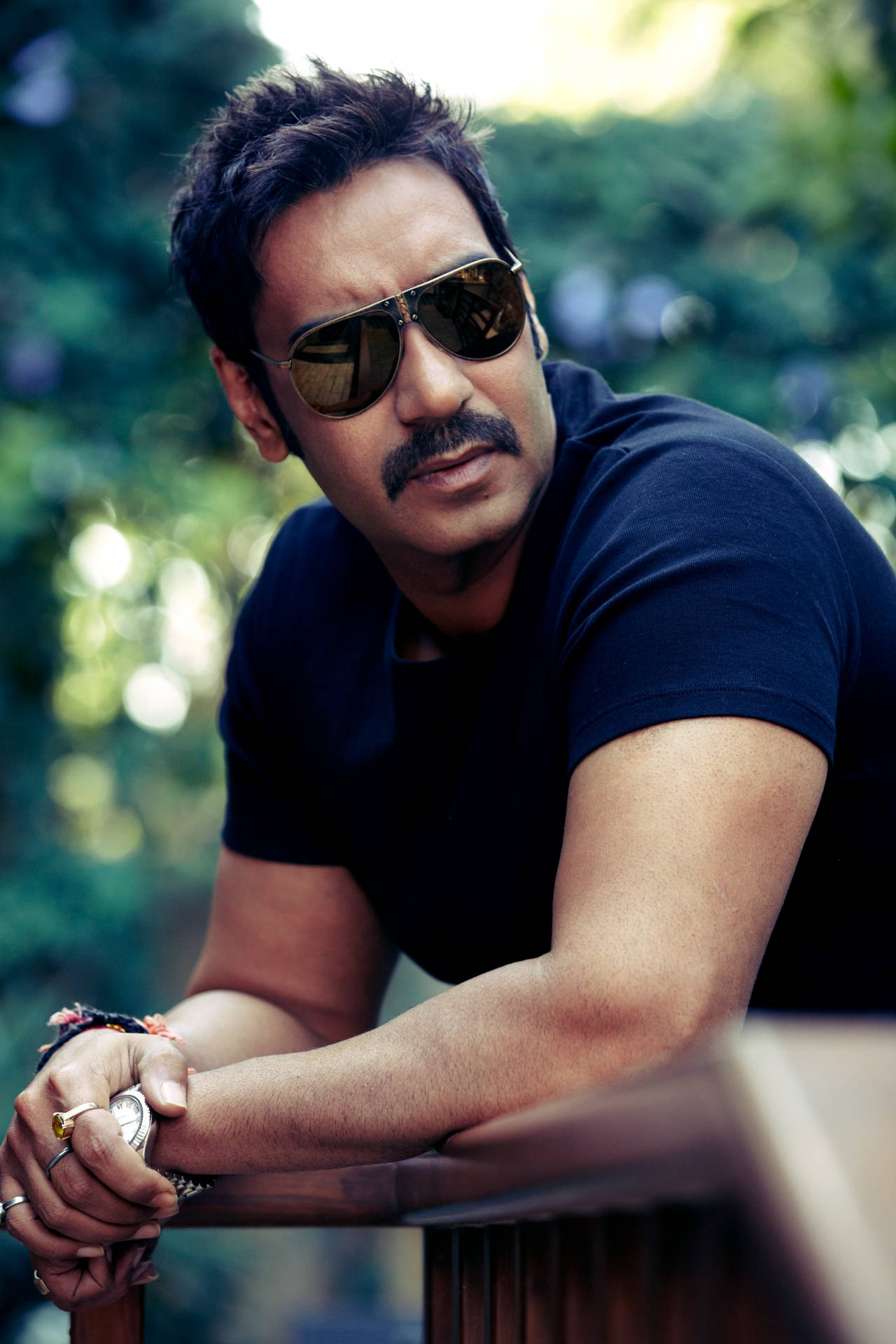 Ajaydevgn Globales Filmmotiv (for A German Computer Or Mobile Wallpaper Theme Featuring Ajay Devgn's Global Movie Cover) Wallpaper