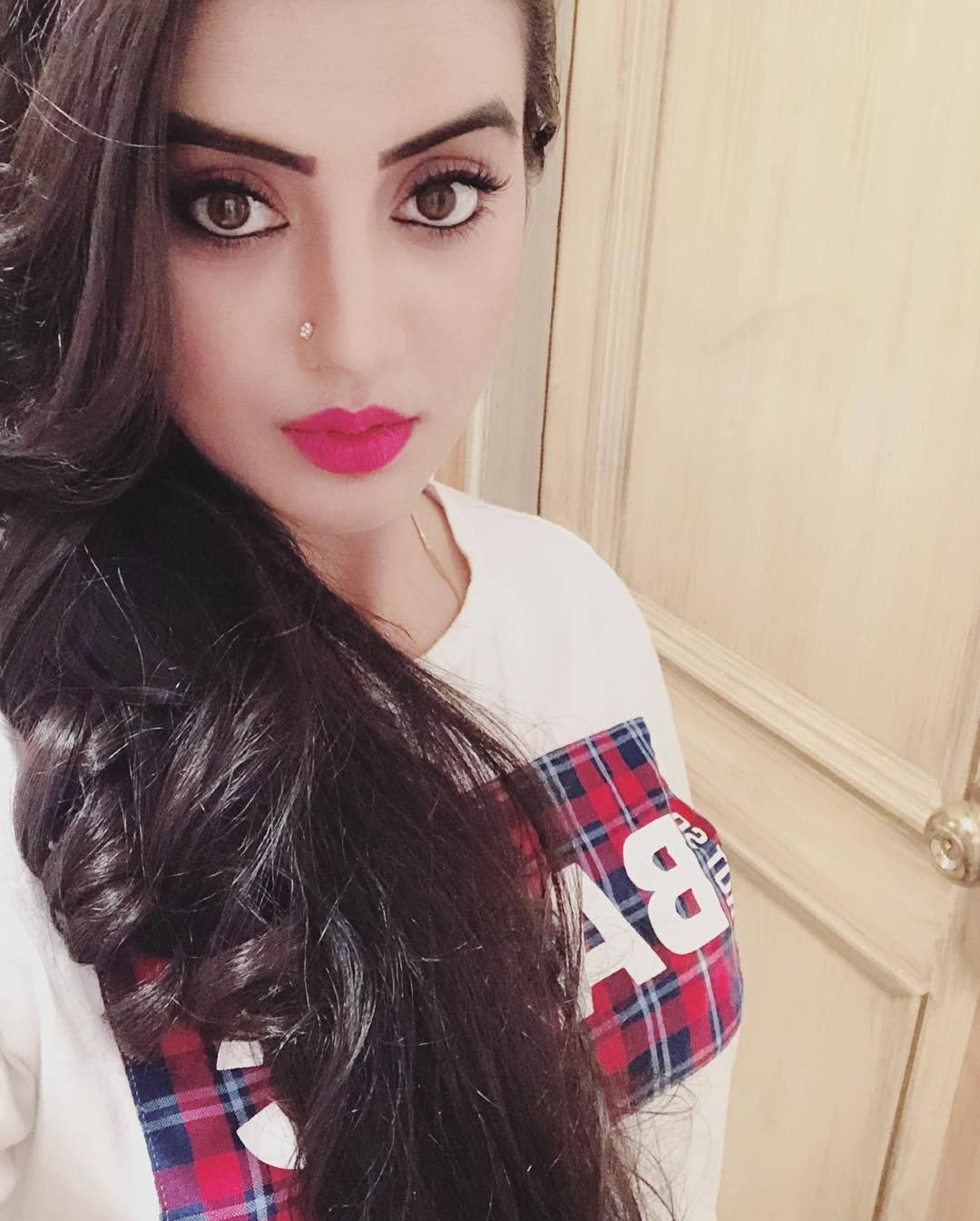 Akshara Singh Lipstick