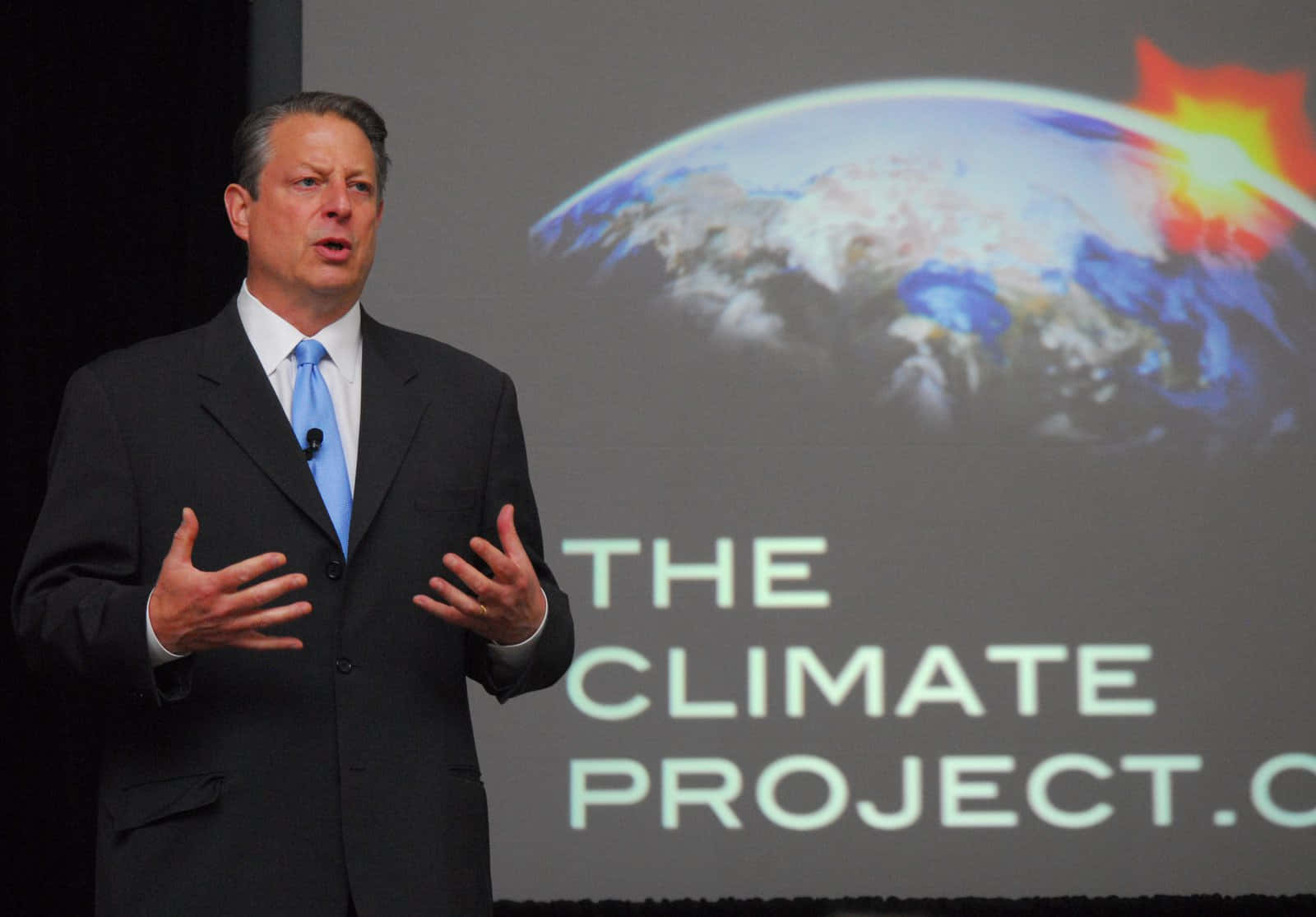 Al Gore Speaking At The Climate Project Conference Wallpaper