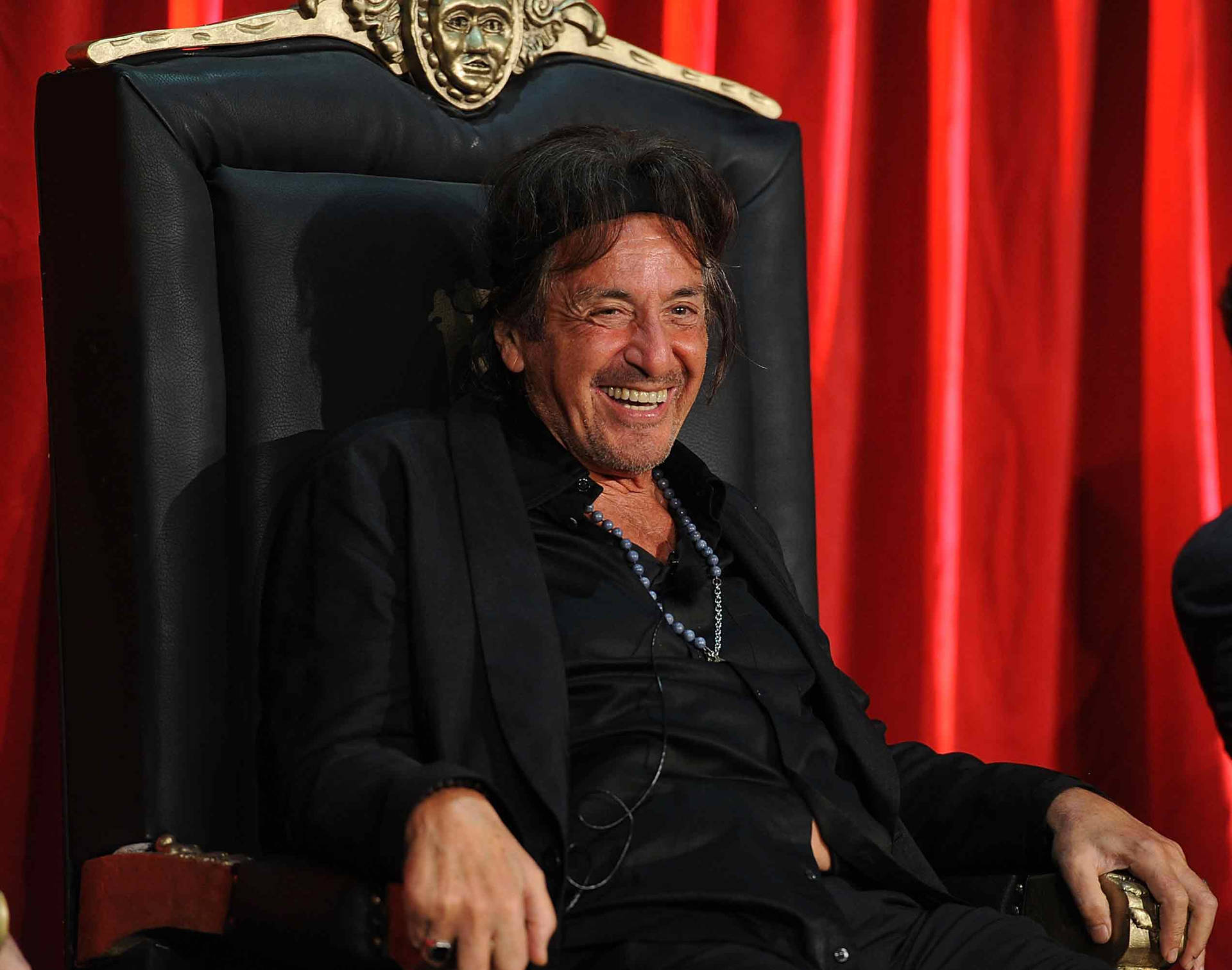 Al Pacino At Black Throne Wallpaper