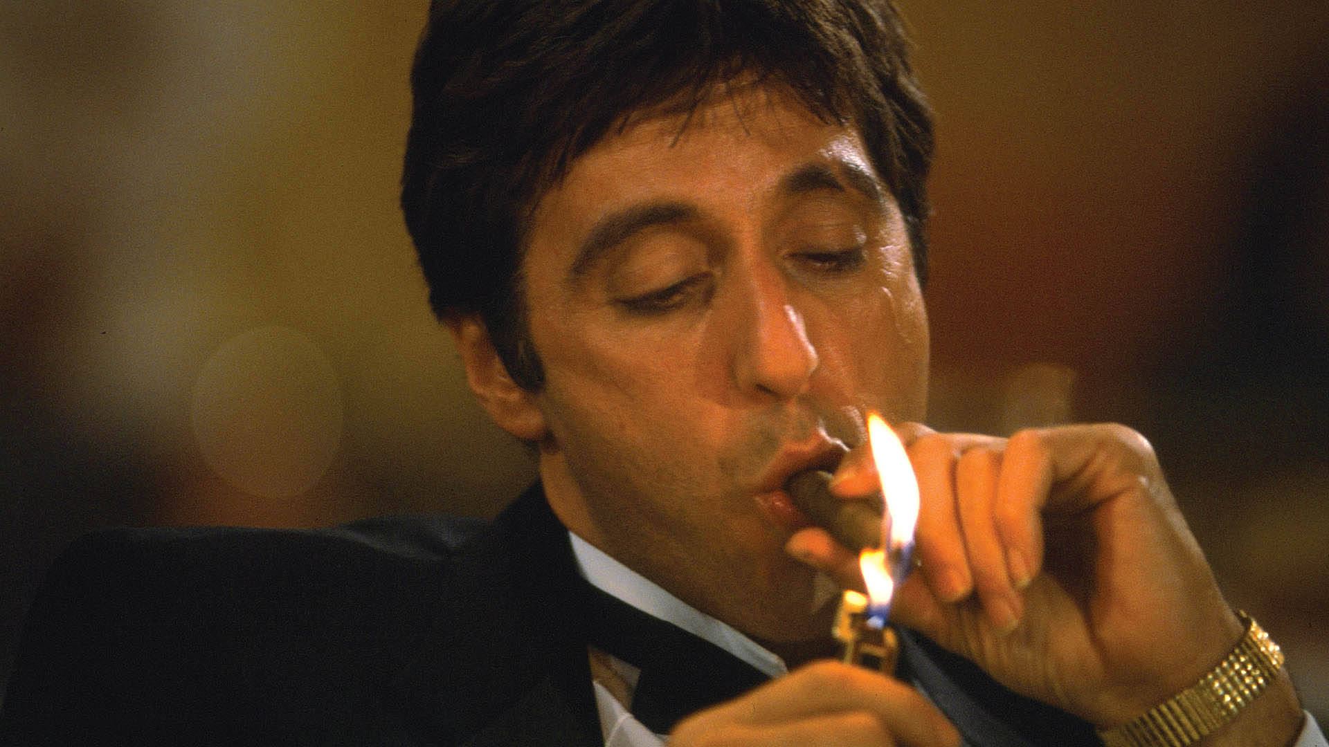 Al Pacino Scarface Smoking Cigar Wallpaper