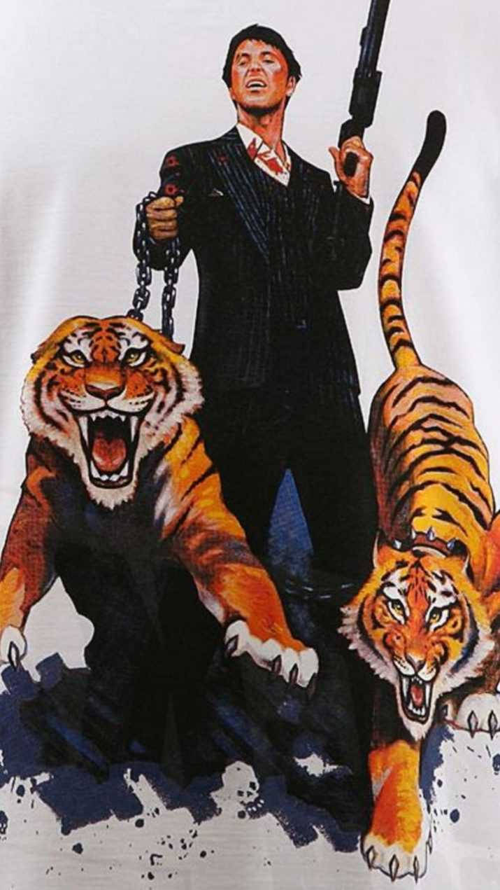Al Pacino Scarface Med Tigre Tapet Wallpaper