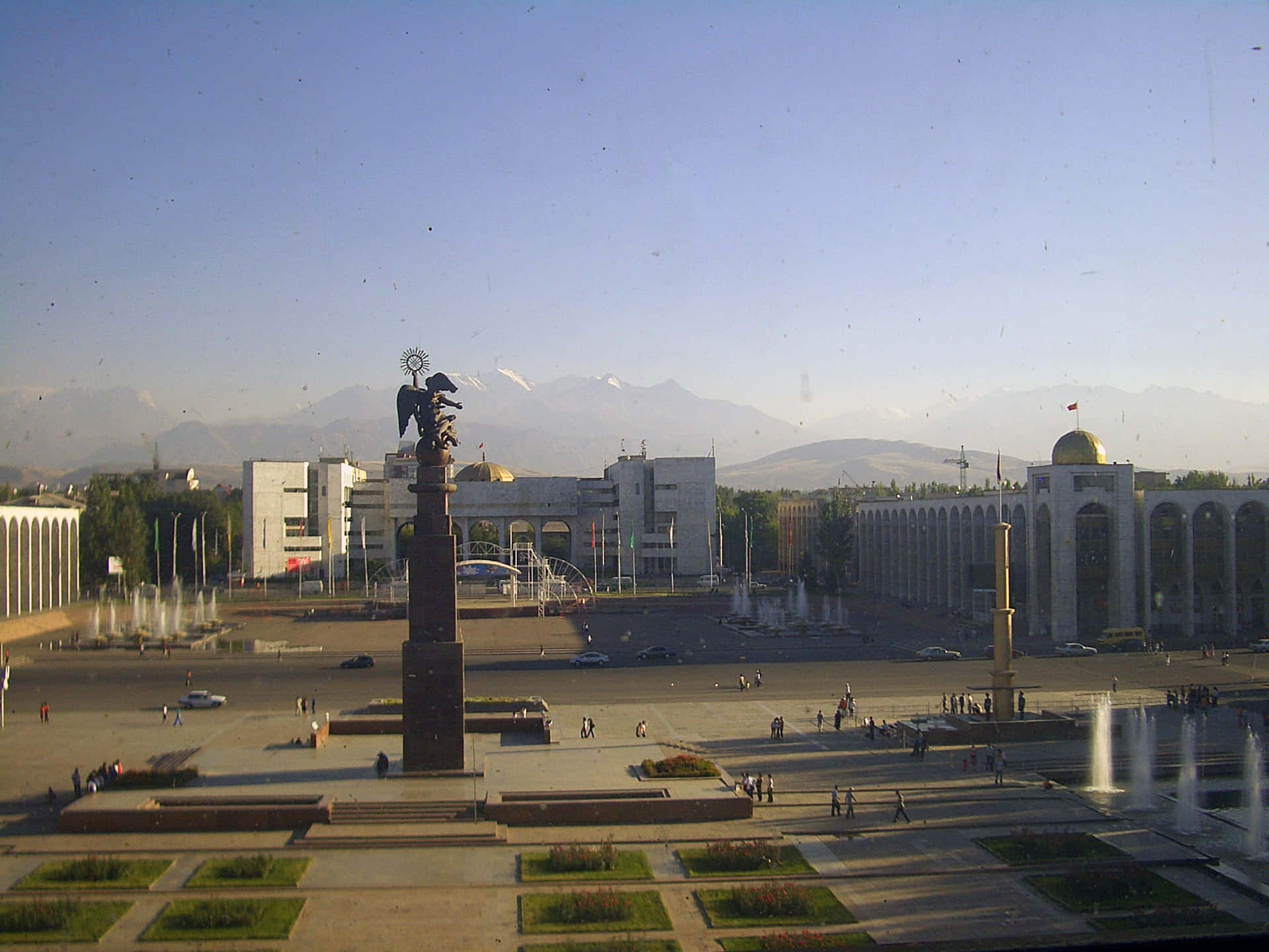 Alatoo Square (plaza Ala Too) Bishkek Osh City (ciudad De Bishkek Osh) Fondo de pantalla