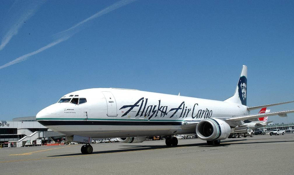 Aviónde Carga De Alaska Airlines. Fondo de pantalla