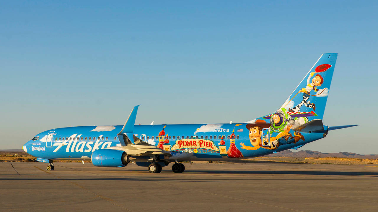 Alaskaairlines Toy Story-flygplan. Wallpaper