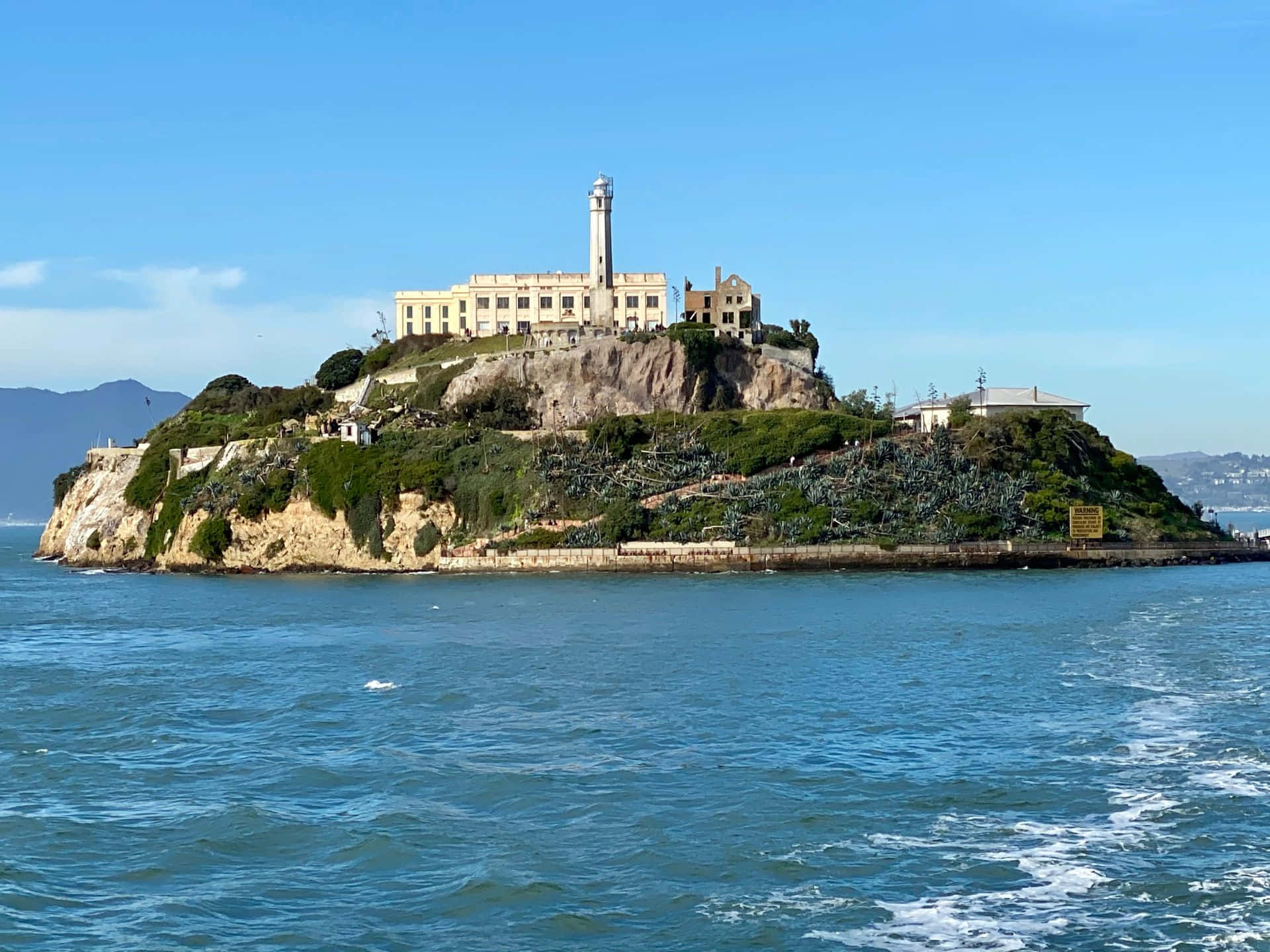Alcatraz Island Daytime View Wallpaper