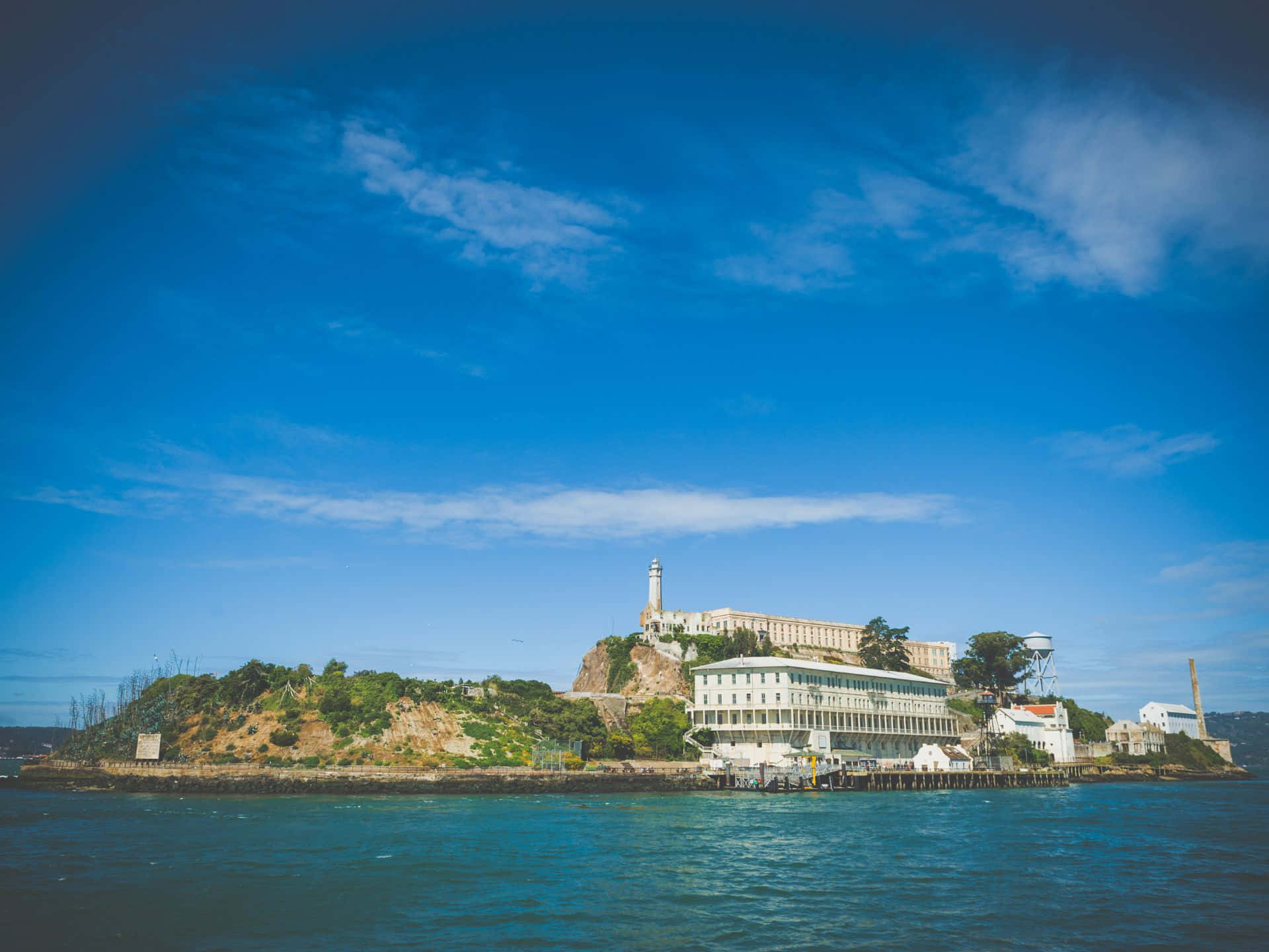 Alcatraz Island Sunny Day Wallpaper