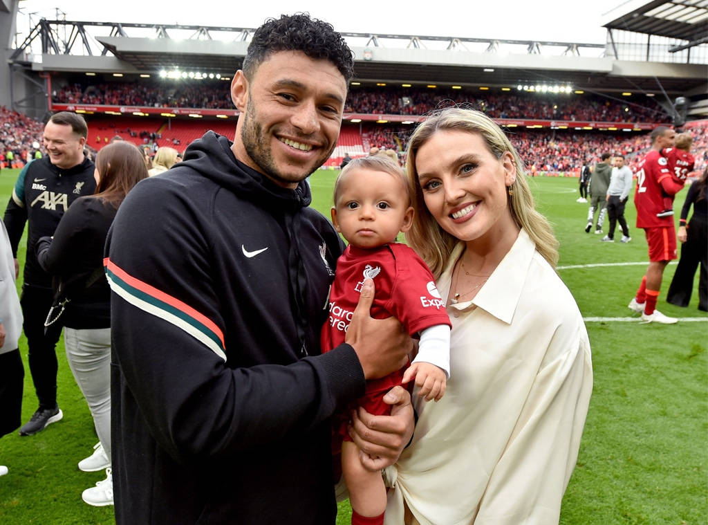Alex Oxlade-Chamberlain With Perrie And Baby Wallpaper