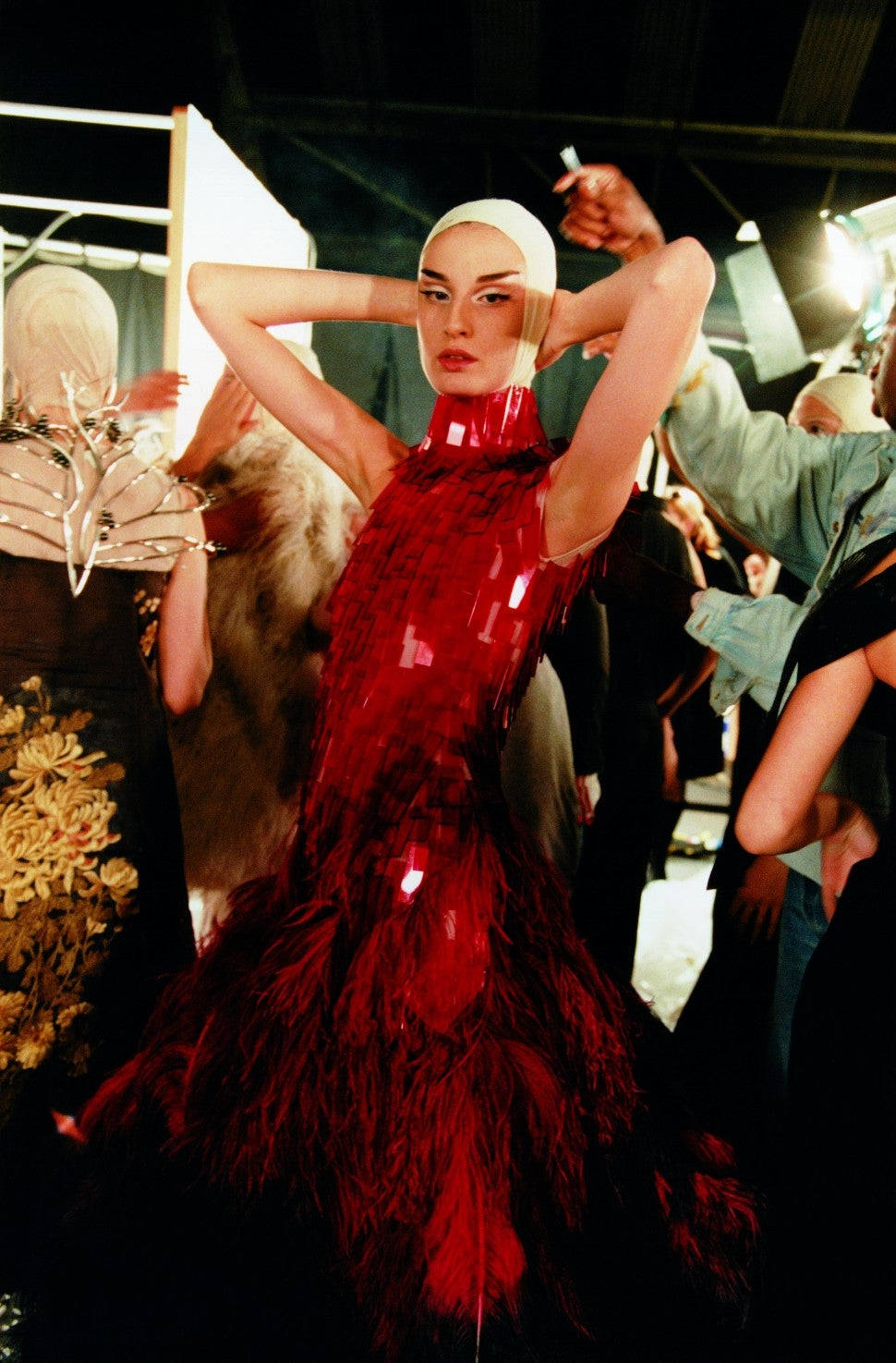 Alexander Macqueen Model Savage Beauty Dress Fashion Design Background