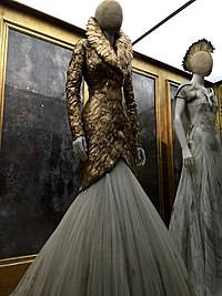 Alexander Mcqueen Savage Beauty Dress Exhibit Background